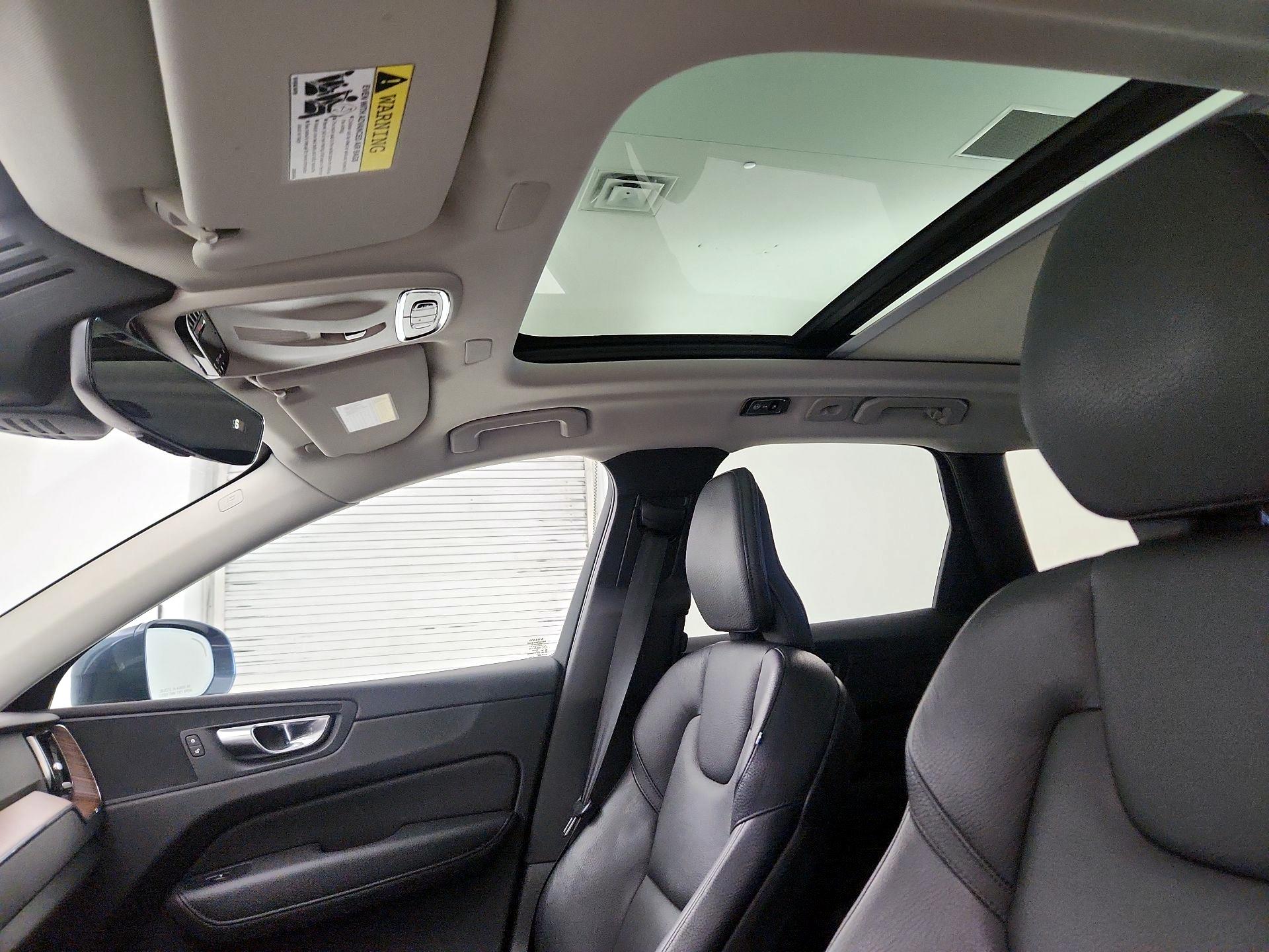 Thumbnail: 2021 Volvo XC60 - 18