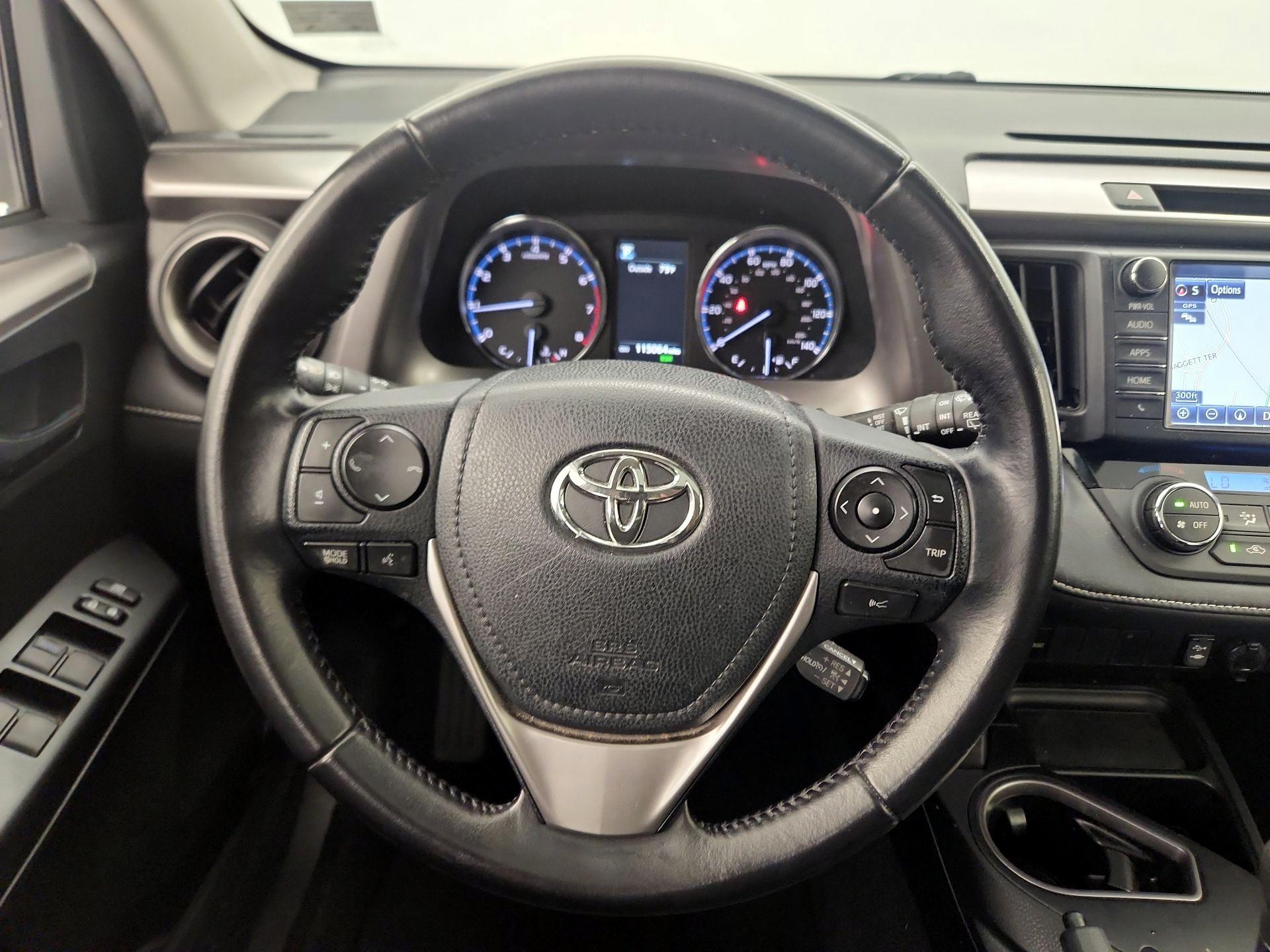 Thumbnail: 2016 Toyota RAV4 - 10