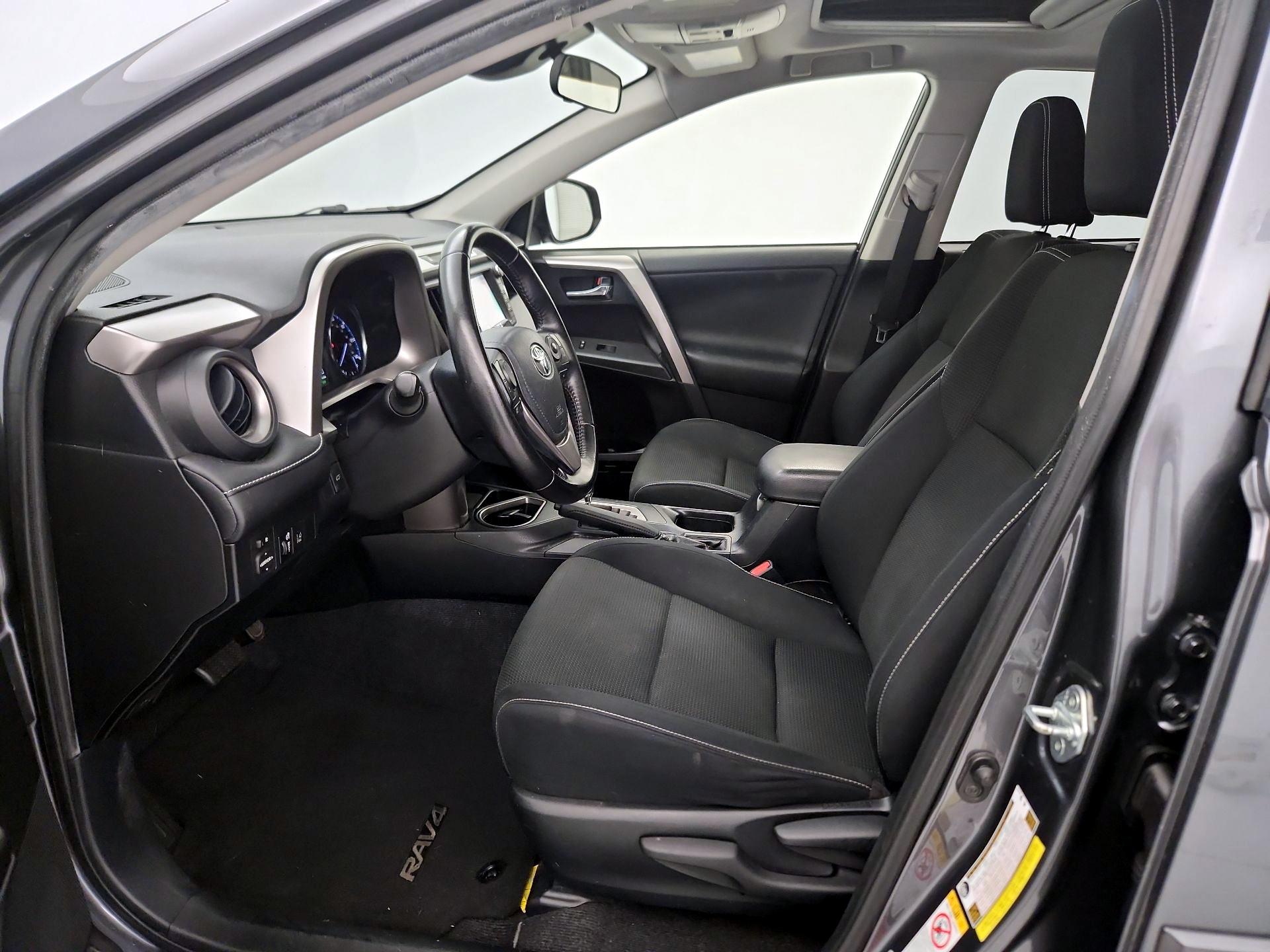 Thumbnail: 2016 Toyota RAV4 - 11