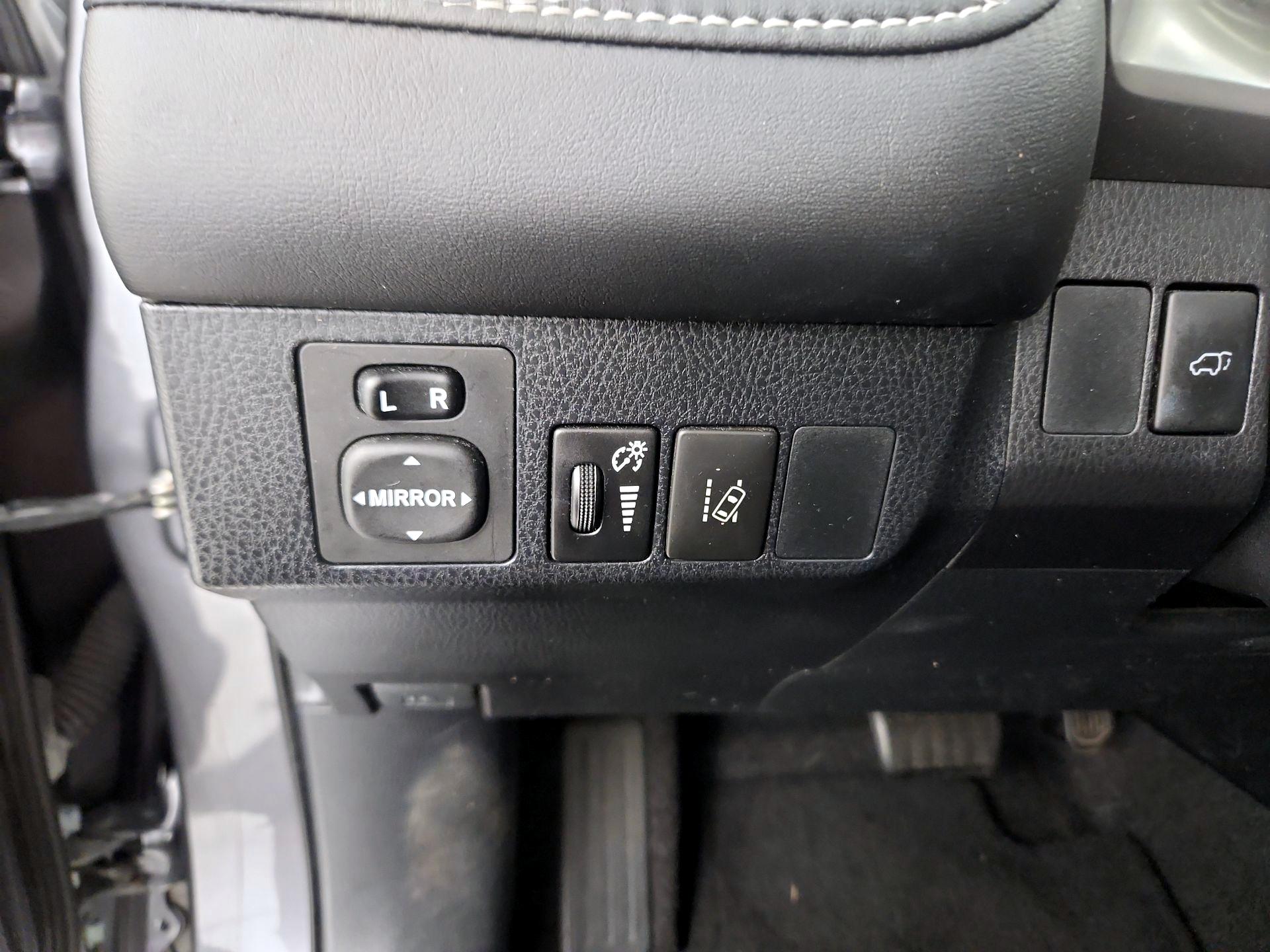 Thumbnail: 2016 Toyota RAV4 - 13