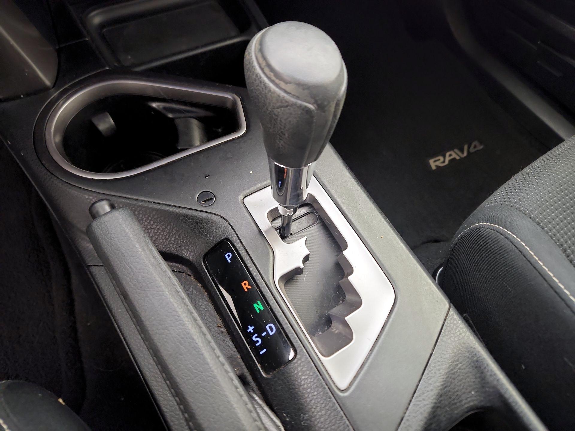 Thumbnail: 2016 Toyota RAV4 - 18