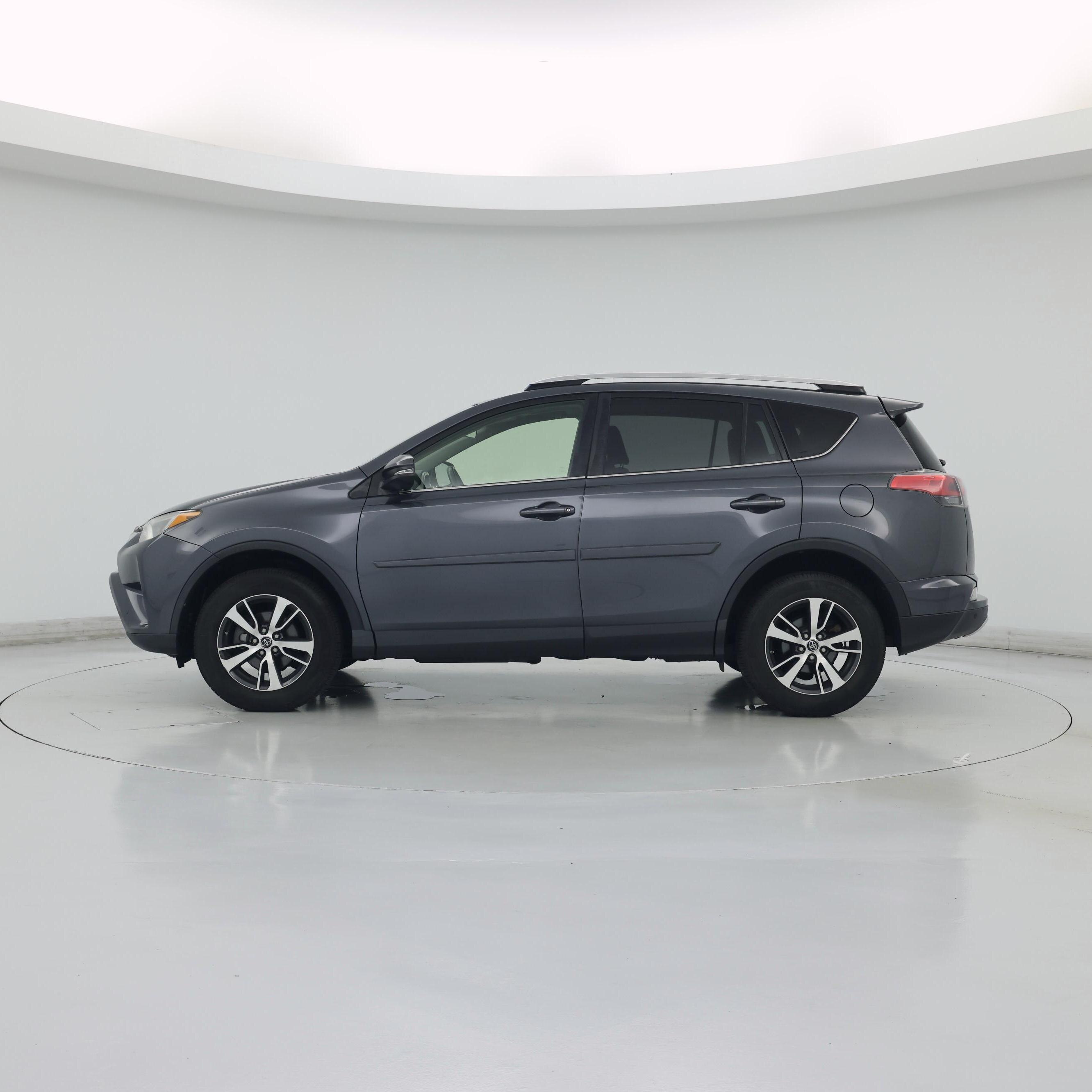 Thumbnail: 2016 Toyota RAV4 - 3