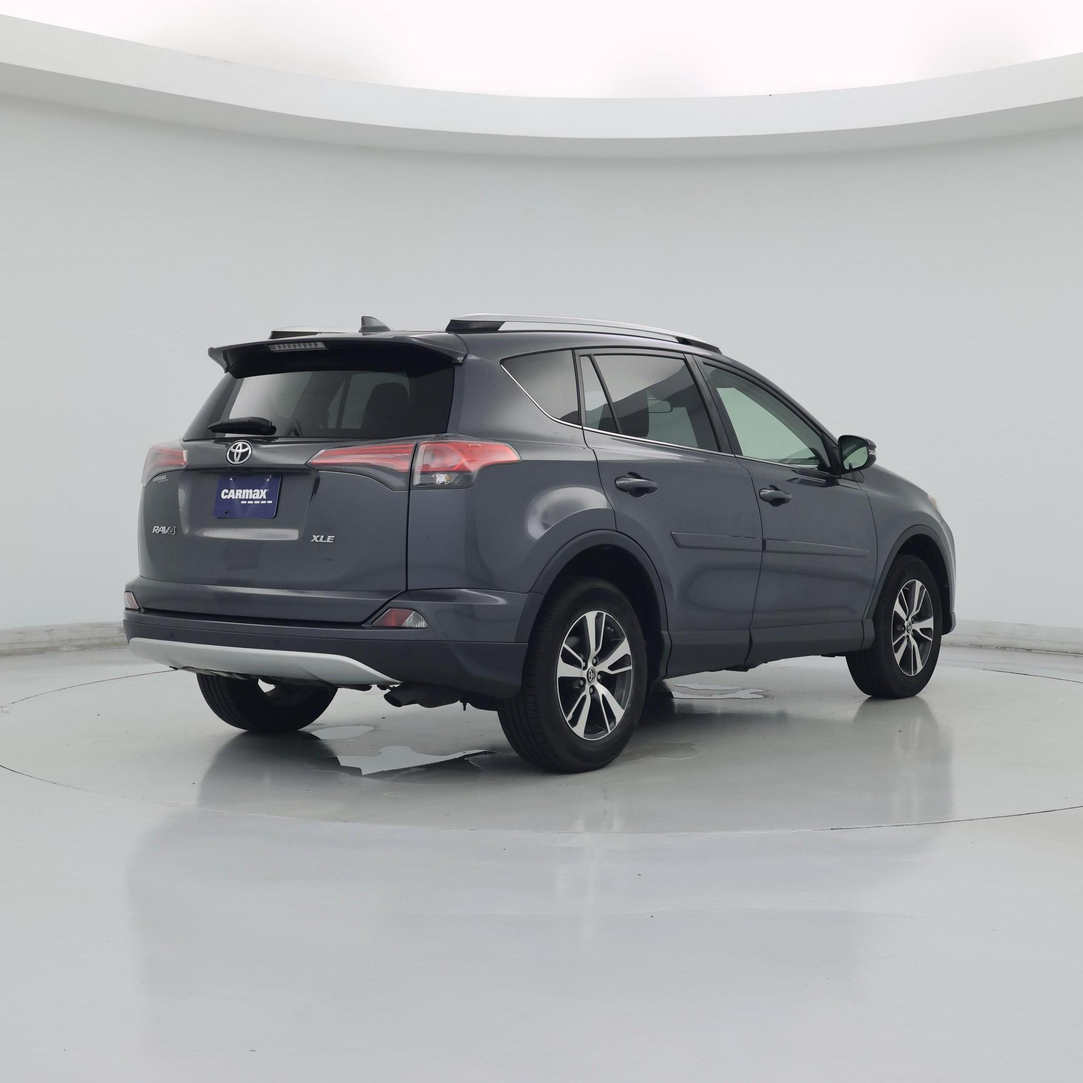 Thumbnail: 2016 Toyota RAV4 - 8