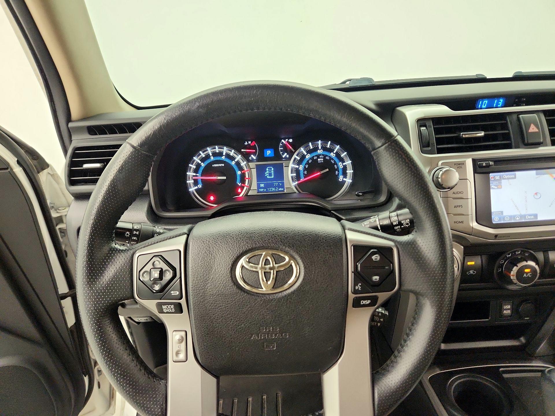 Thumbnail: 2016 Toyota 4Runner - 10