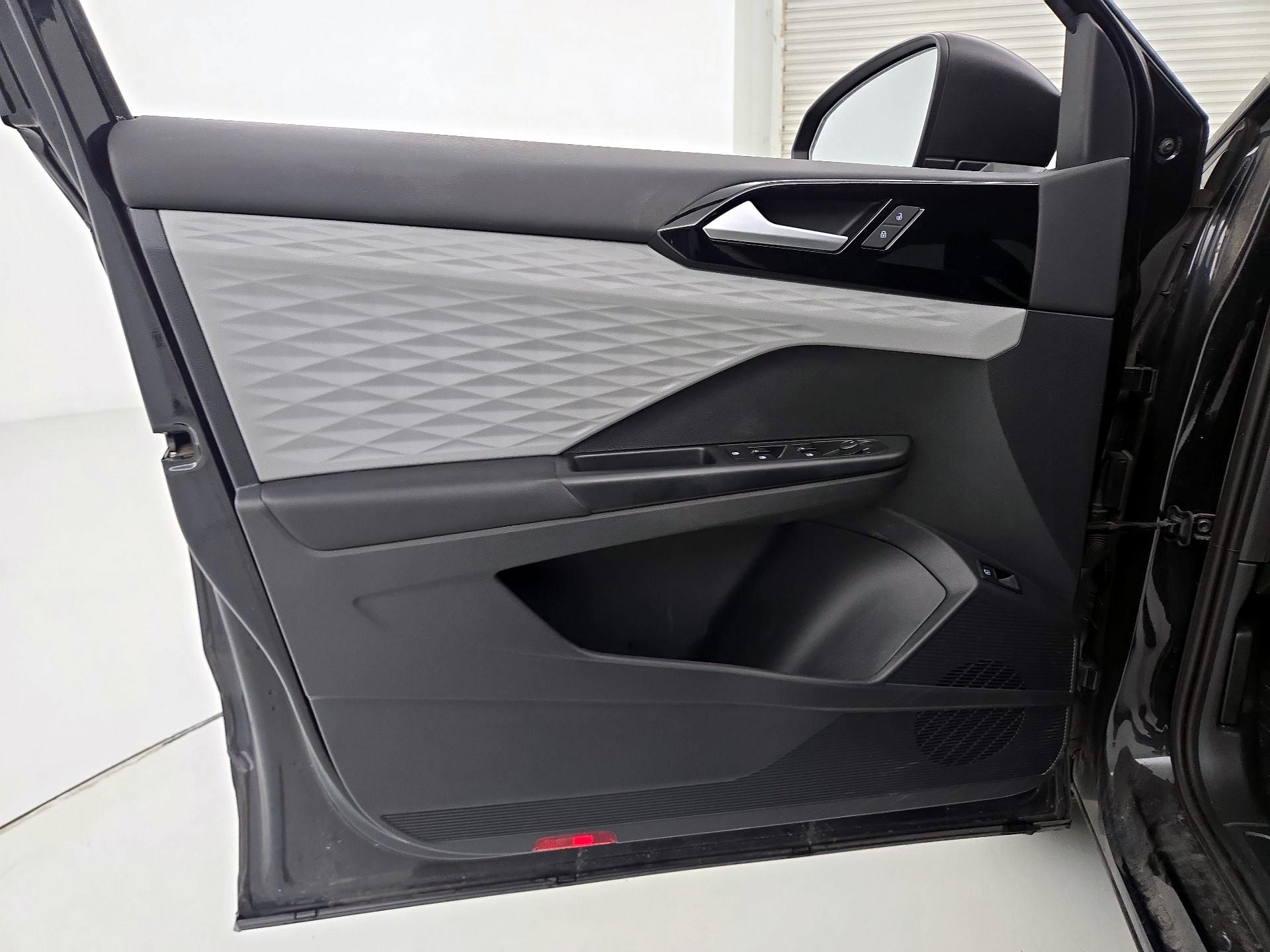 Thumbnail: 2022 Volkswagen Taos - 12