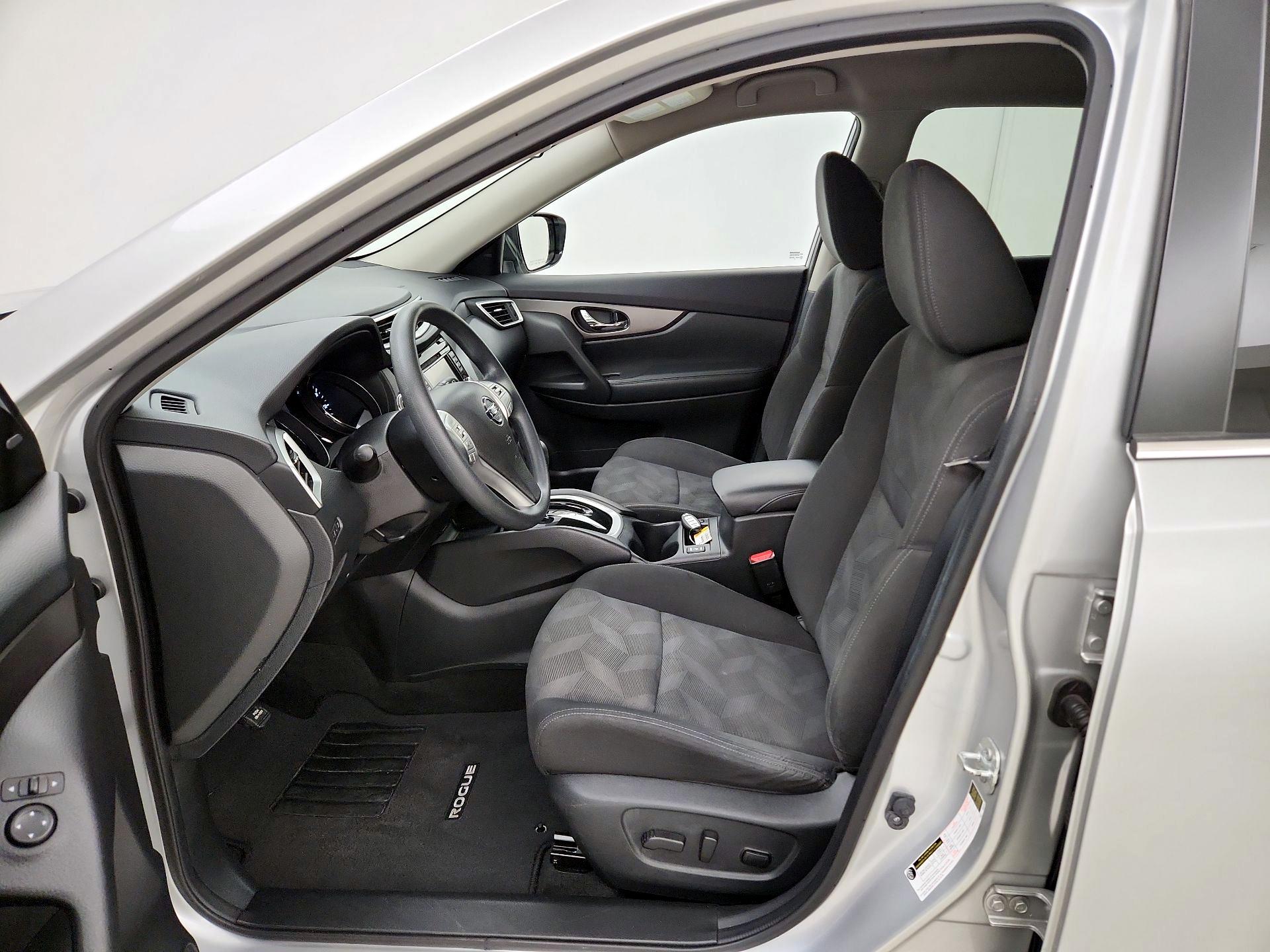 Thumbnail: 2016 Nissan Rogue - 11