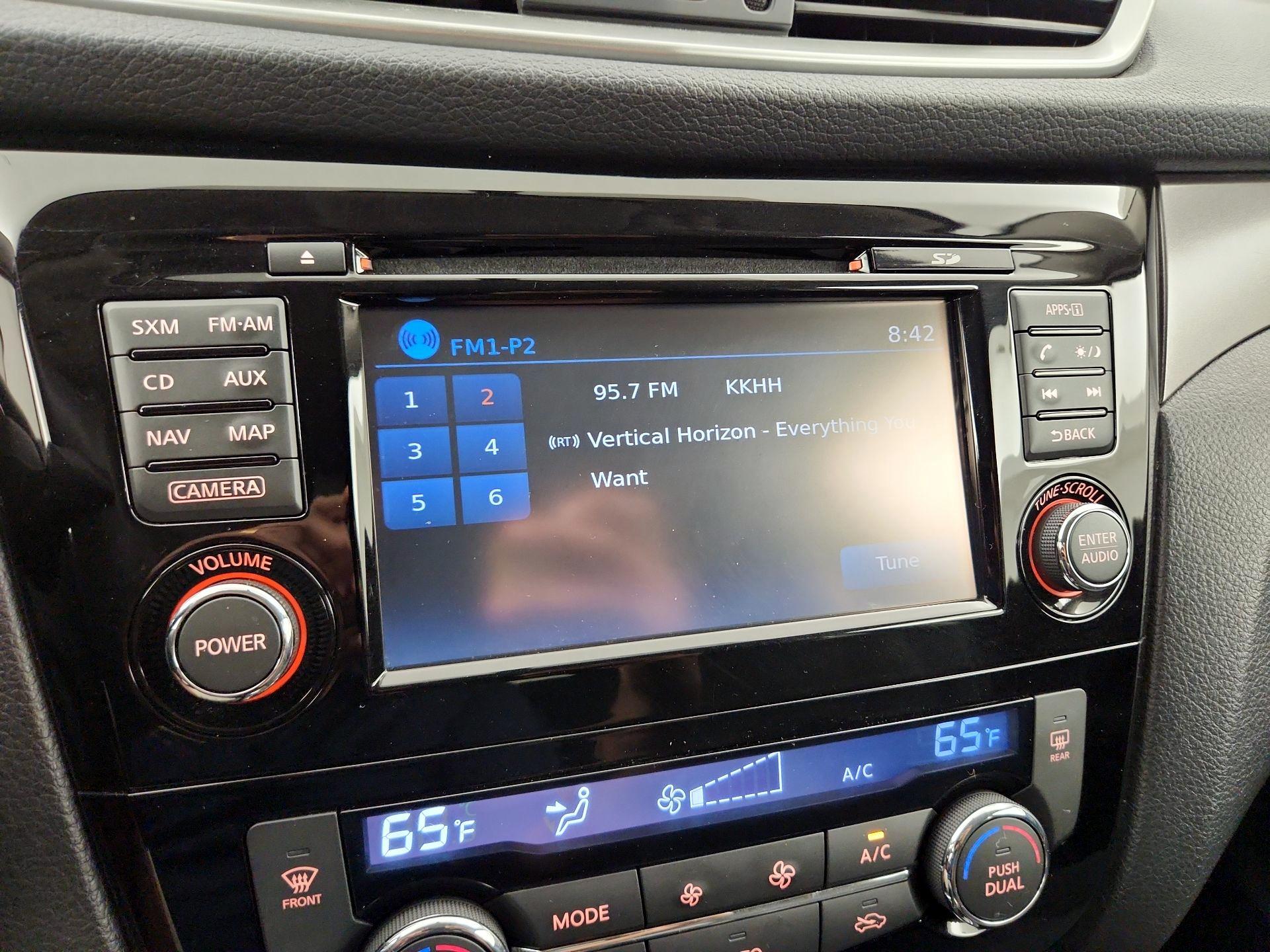 Thumbnail: 2016 Nissan Rogue - 16