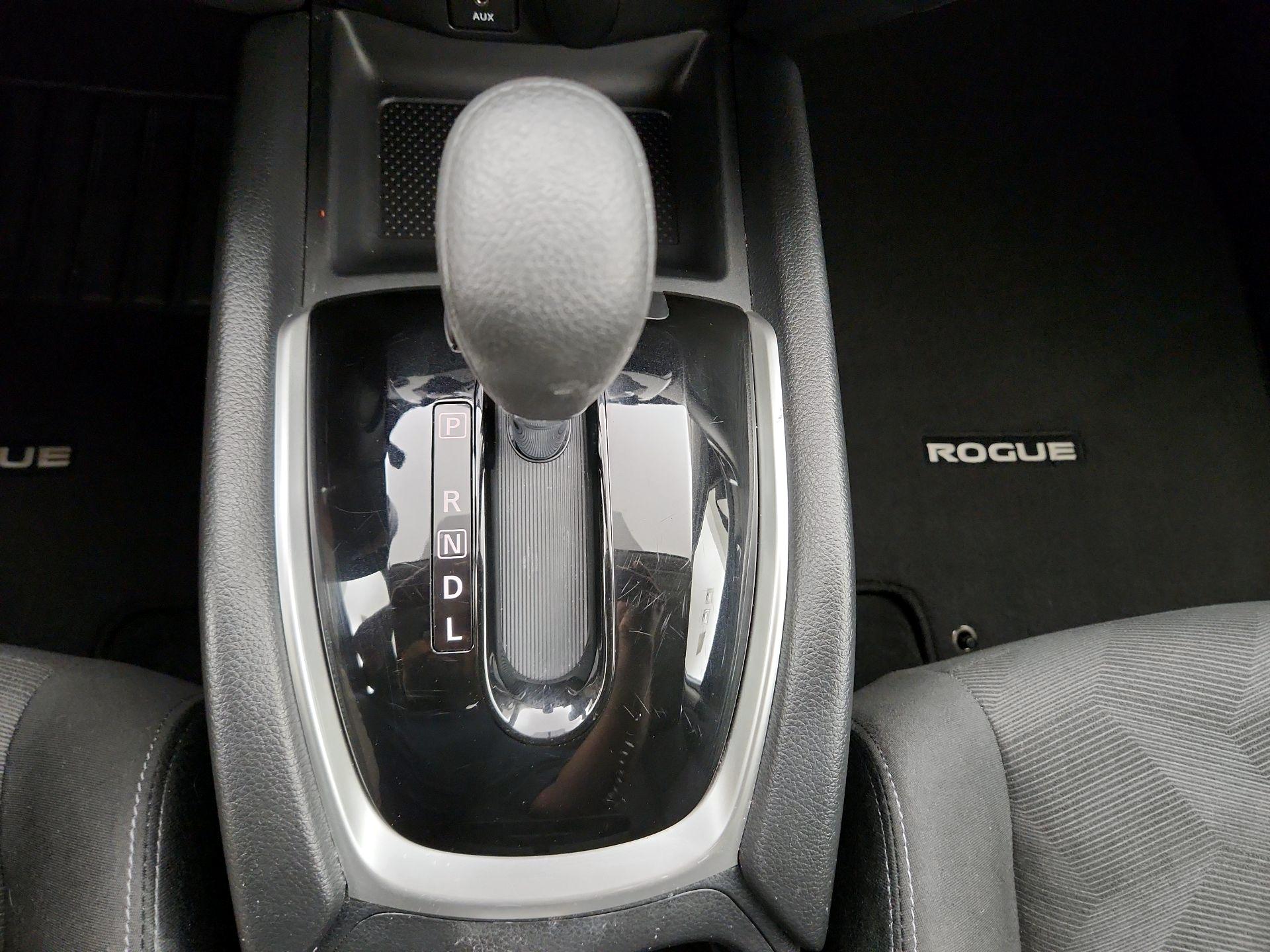 Thumbnail: 2016 Nissan Rogue - 18