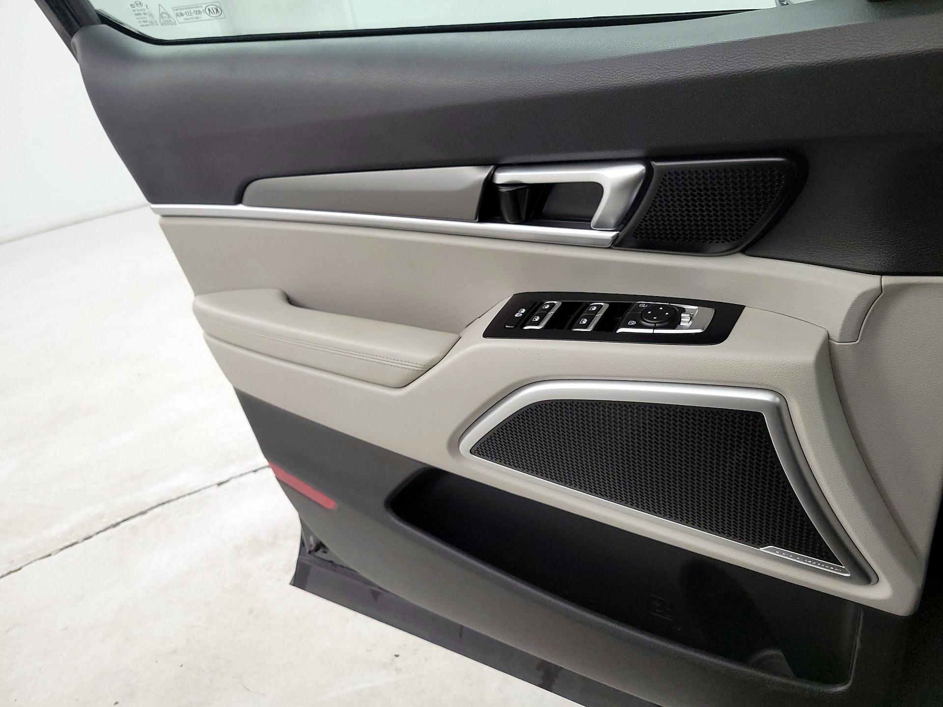 Thumbnail: 2020 Kia Telluride - 12