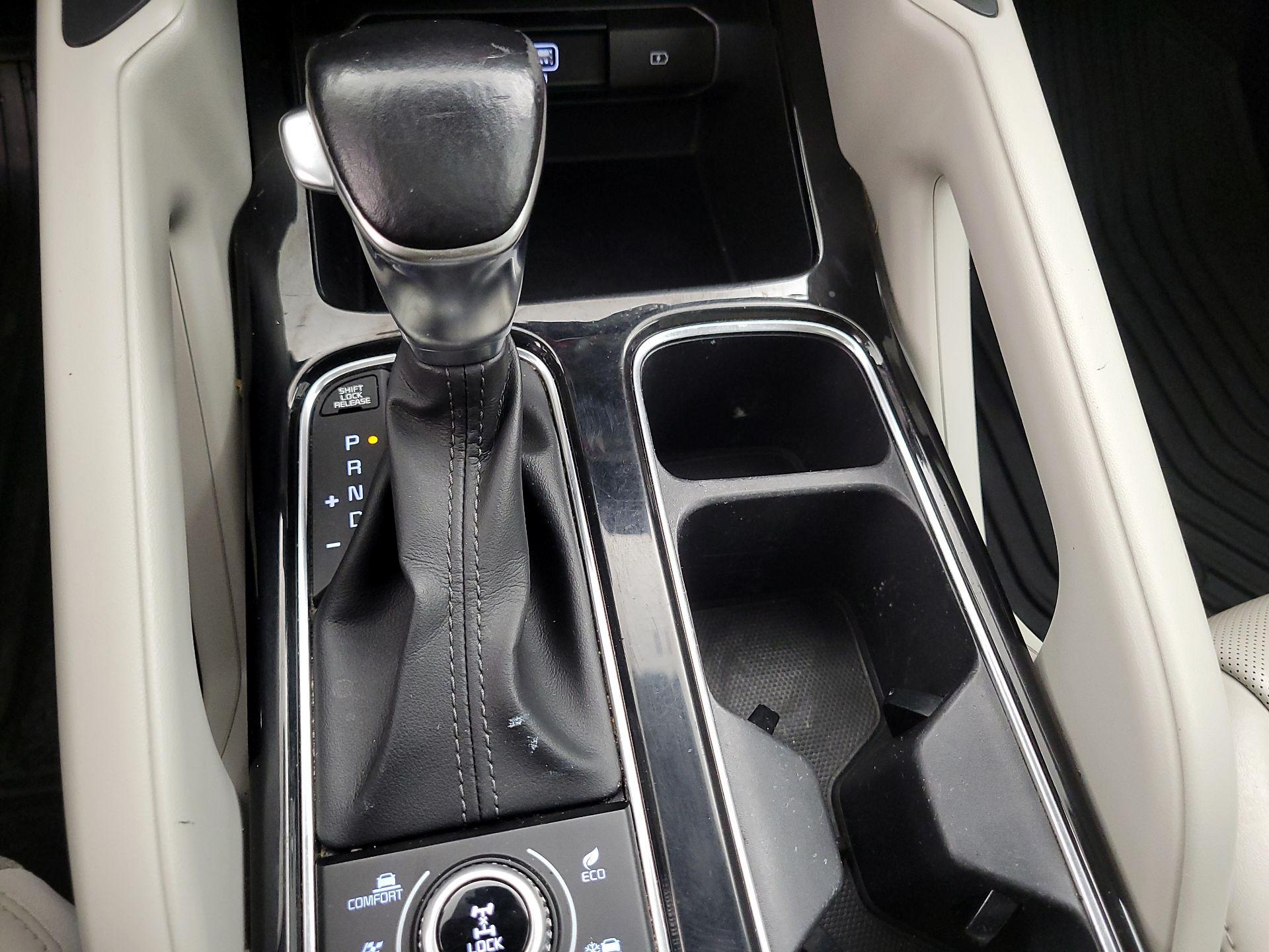 Thumbnail: 2020 Kia Telluride - 17