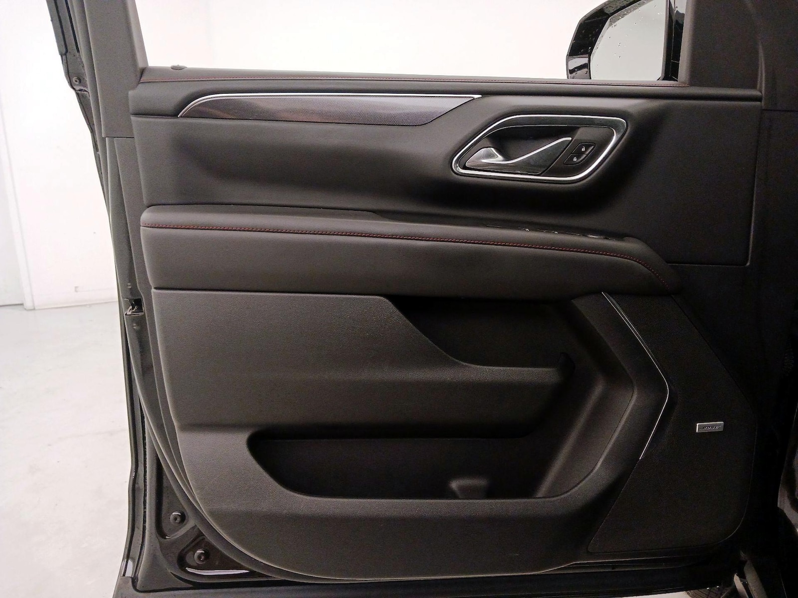 2023 Chevrolet Suburban RST - Photo 13