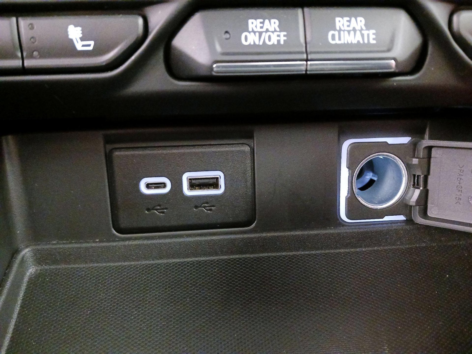 2023 Chevrolet Suburban RST - Photo 20