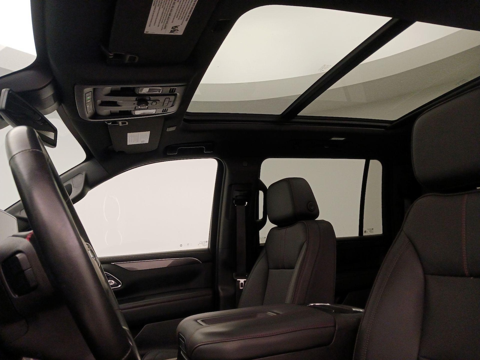 2023 Chevrolet Suburban RST - Photo 21