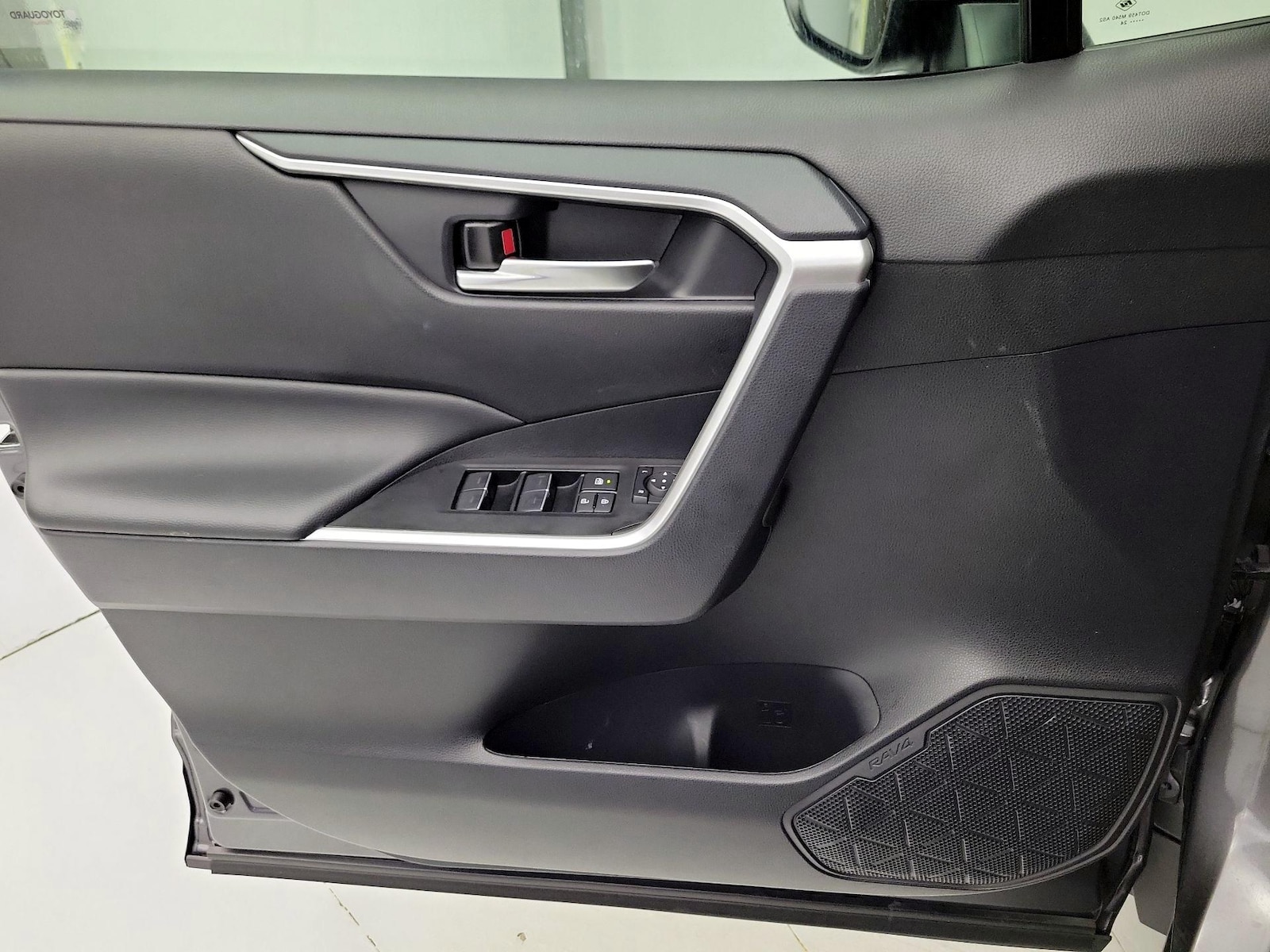 2024 Toyota RAV4 XLE Premium - Photo 13