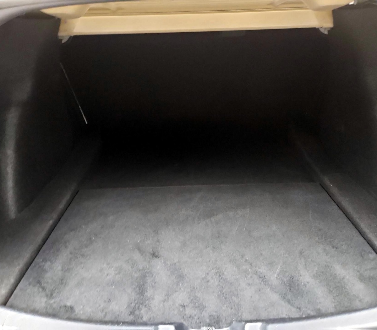 Trunk/Cargo (Seats Up)