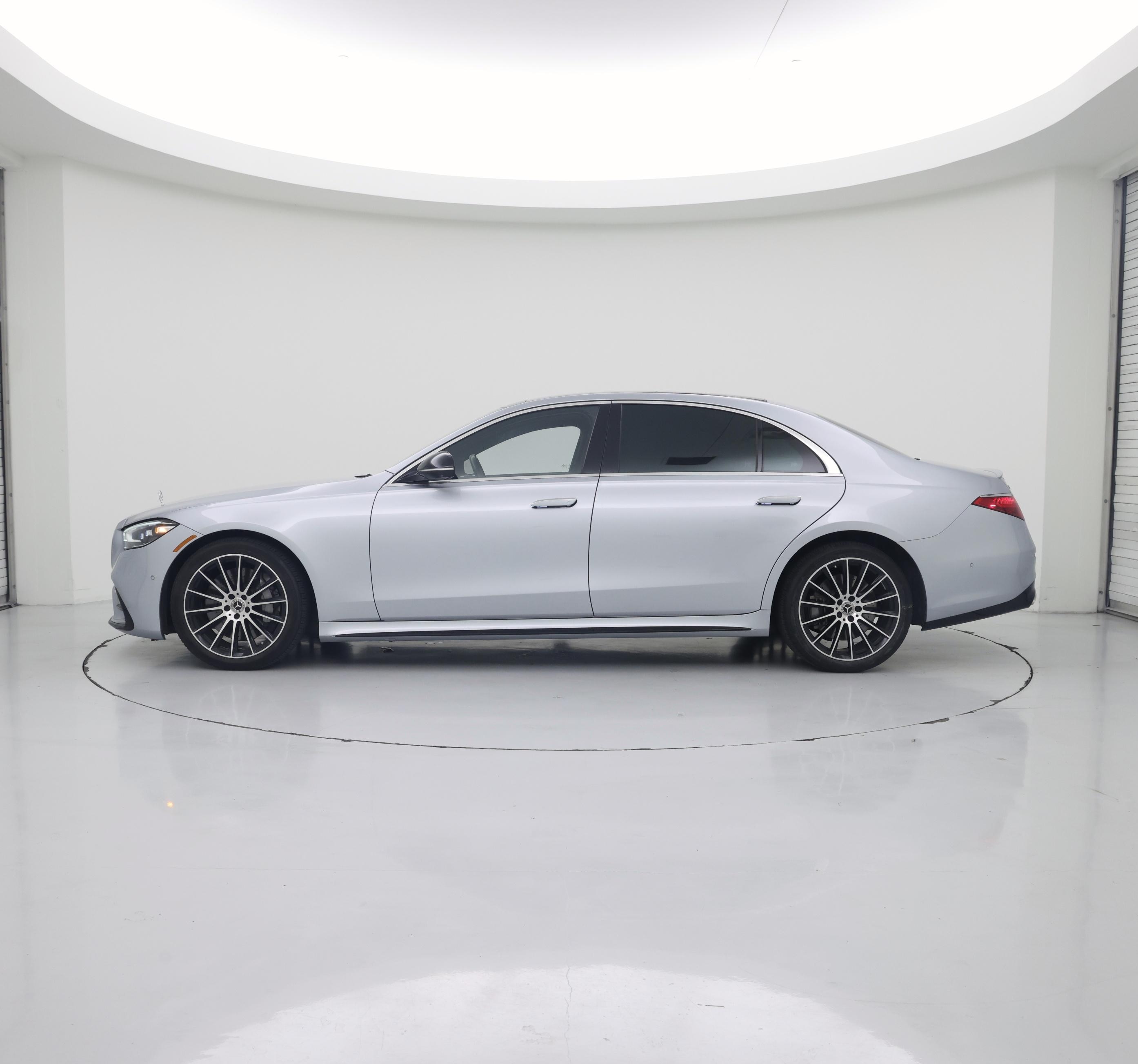 Thumbnail: 2022 Mercedes-Benz S-Class - 3