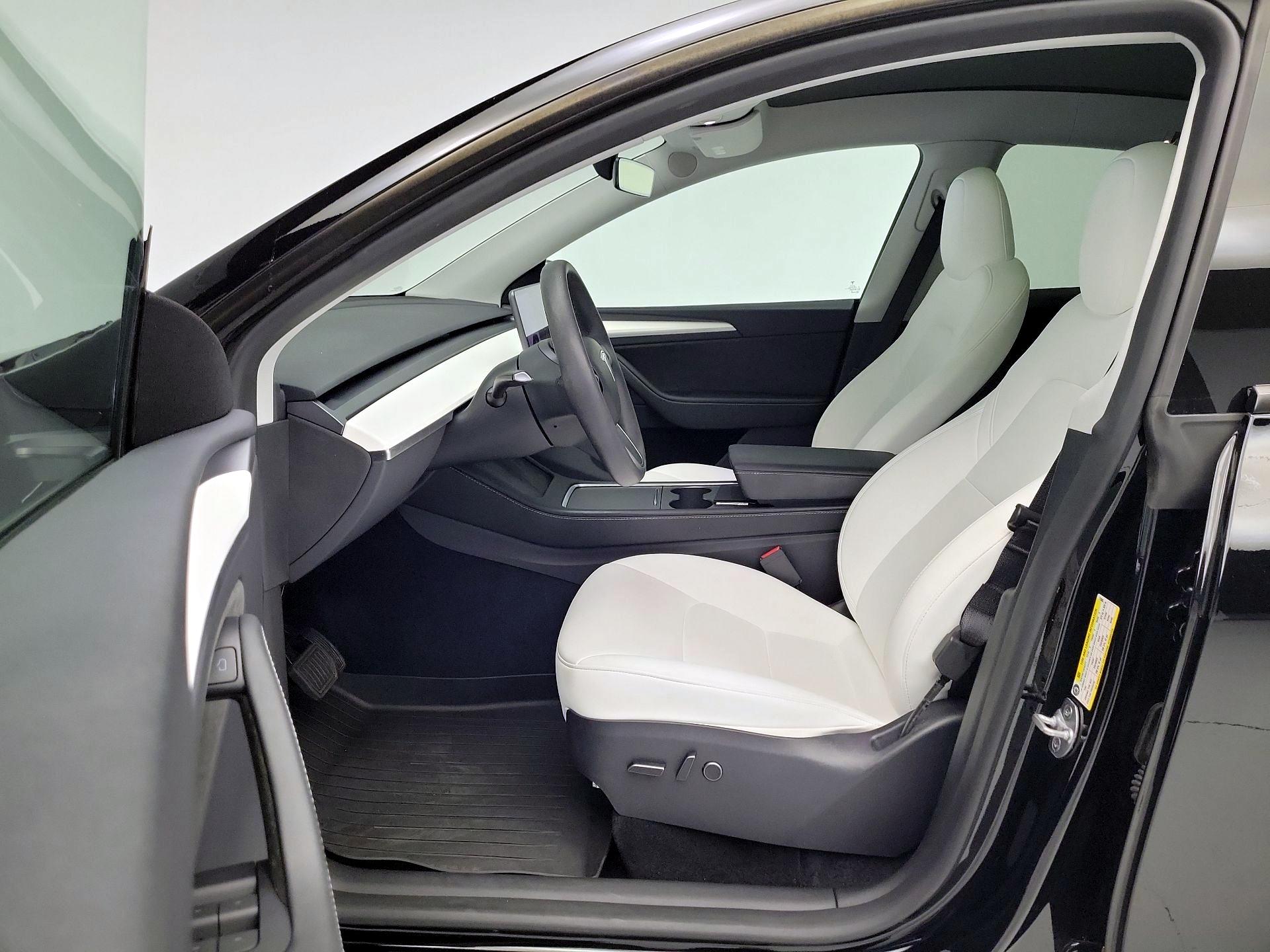 Thumbnail: 2023 Tesla Model Y - 11