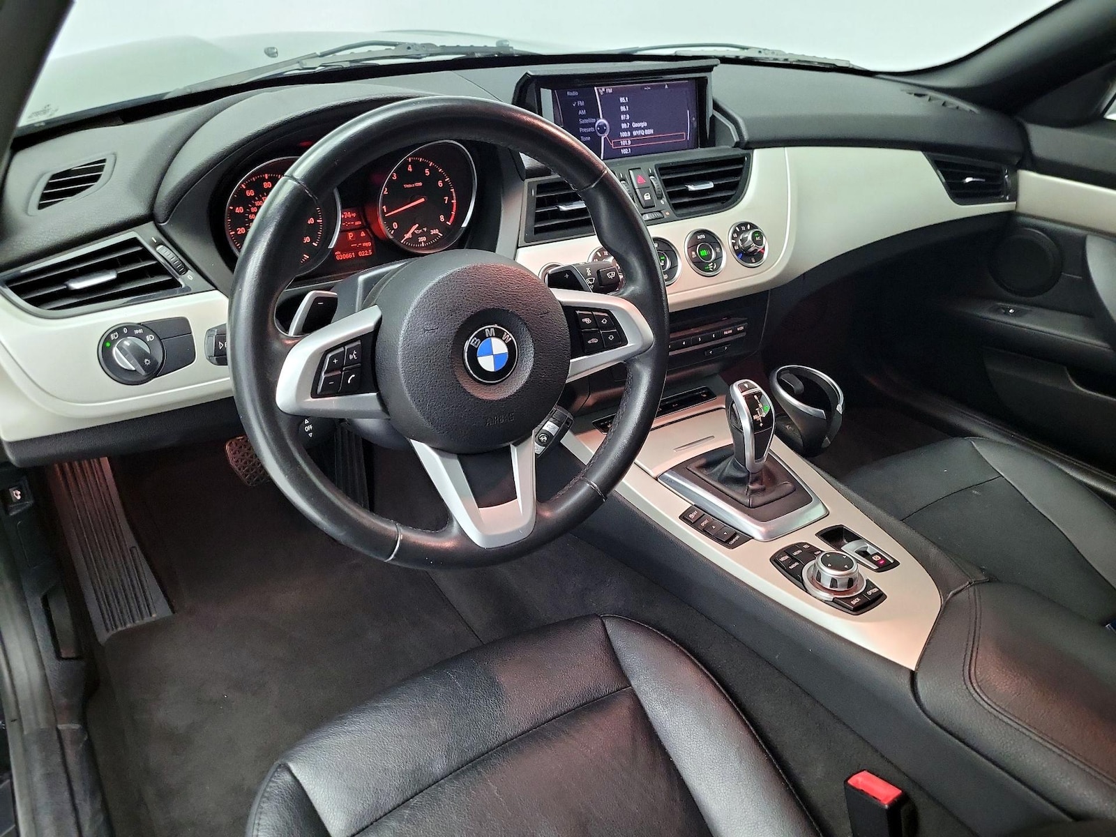 2015 BMW Z4 sDrive28i - Photo 10