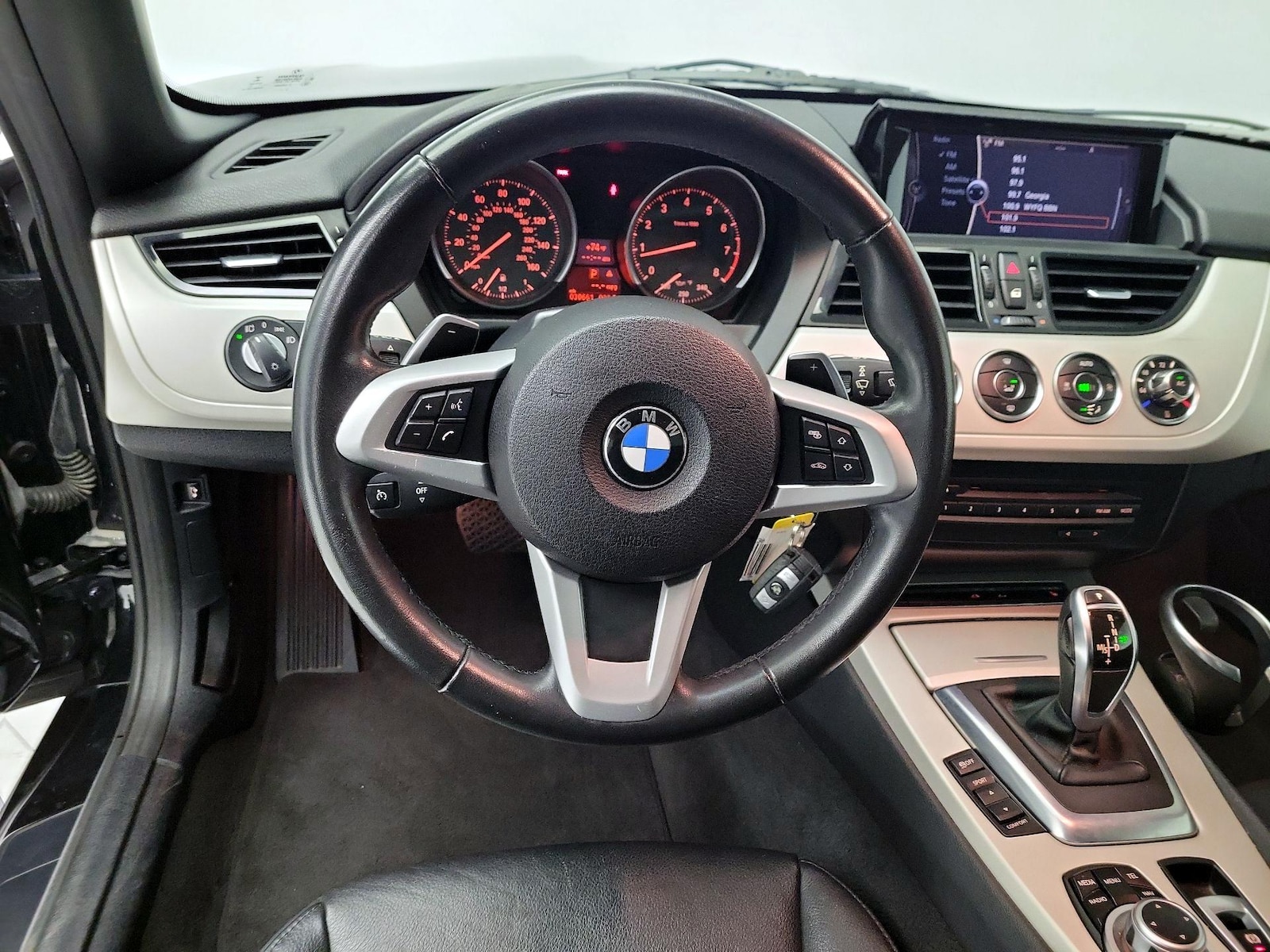 2015 BMW Z4 sDrive28i - Photo 11