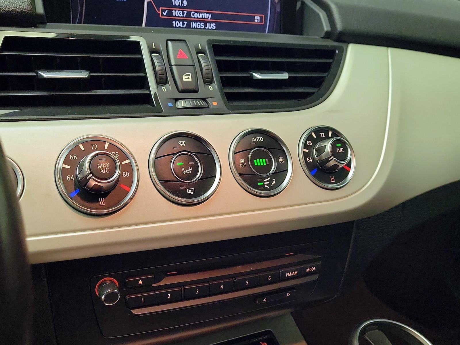2015 BMW Z4 sDrive28i - Photo 16