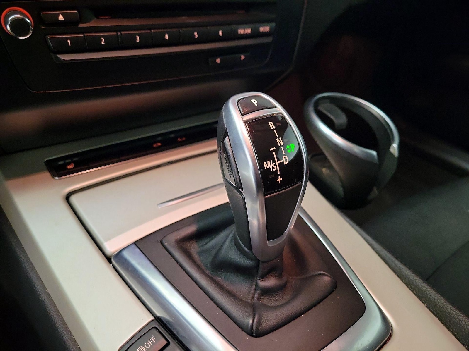 2015 BMW Z4 sDrive28i - Photo 17