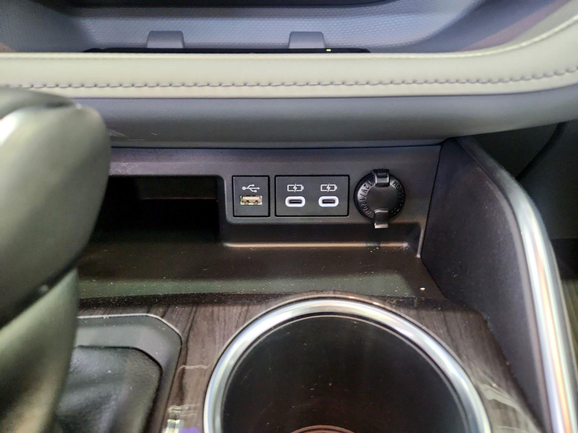 Thumbnail: 2023 Toyota Highlander - 18