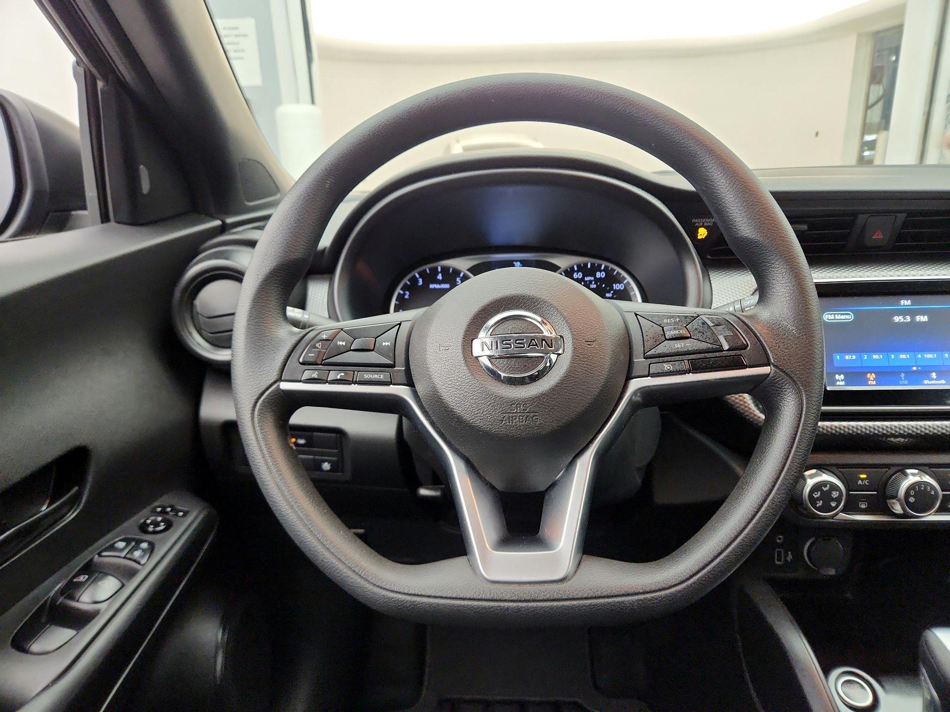Thumbnail: 2020 Nissan Kicks - 10