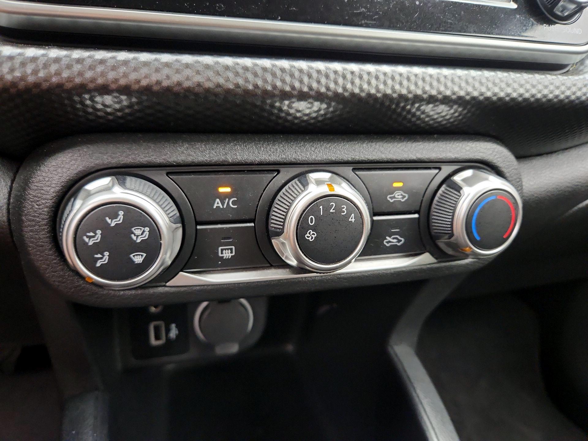 Thumbnail: 2020 Nissan Kicks - 16