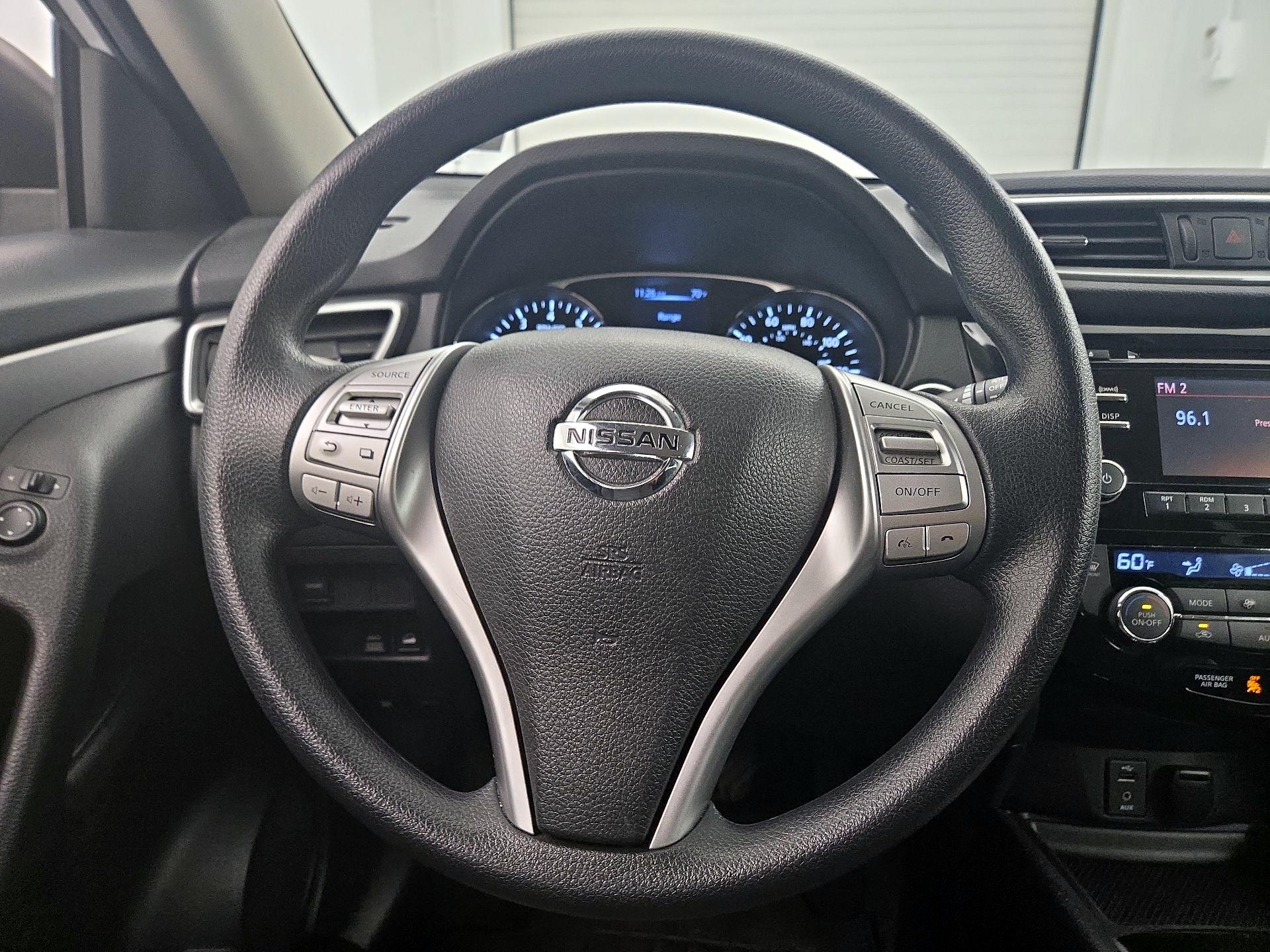 Thumbnail: 2015 Nissan Rogue - 10