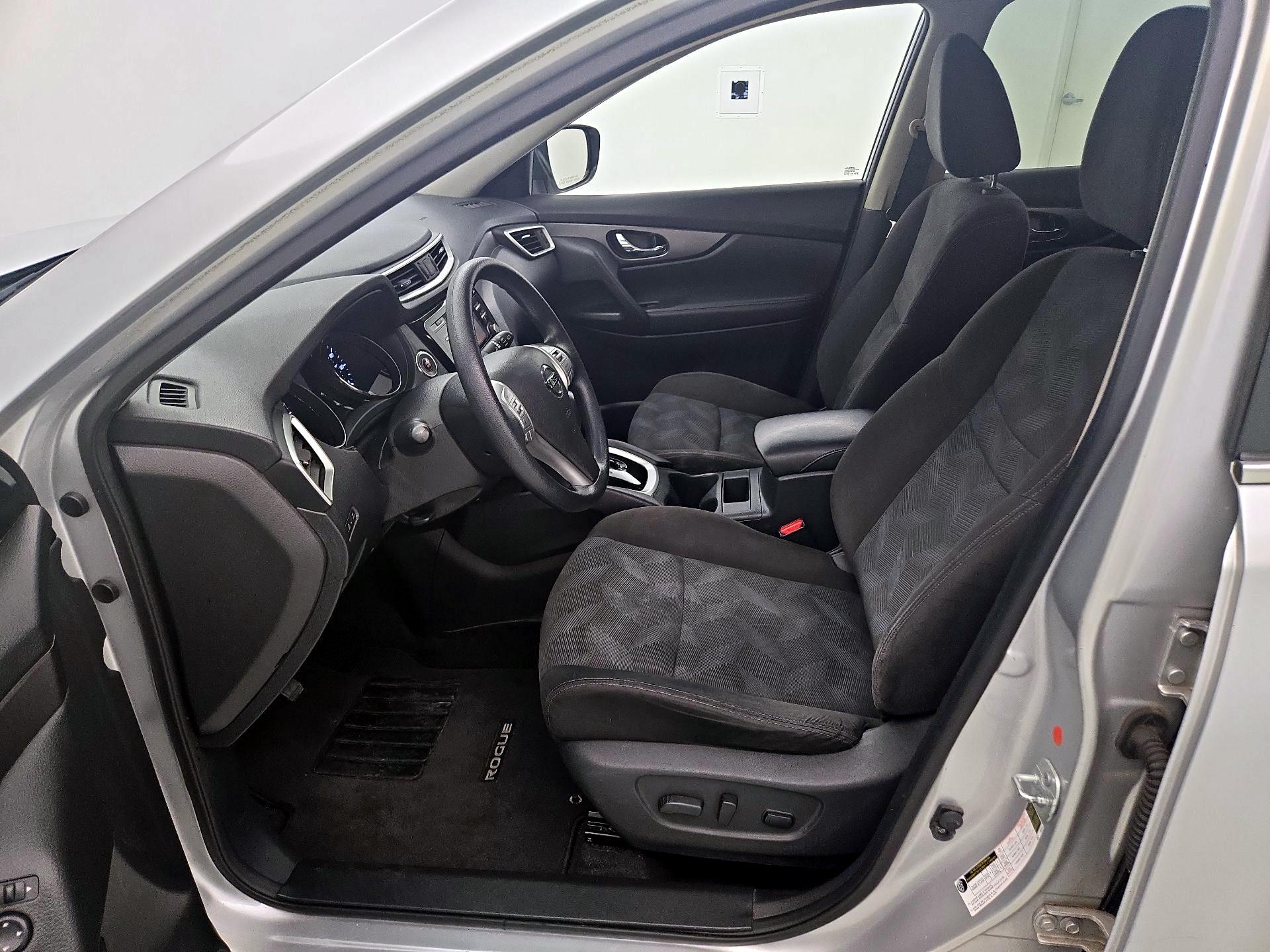 Thumbnail: 2015 Nissan Rogue - 11