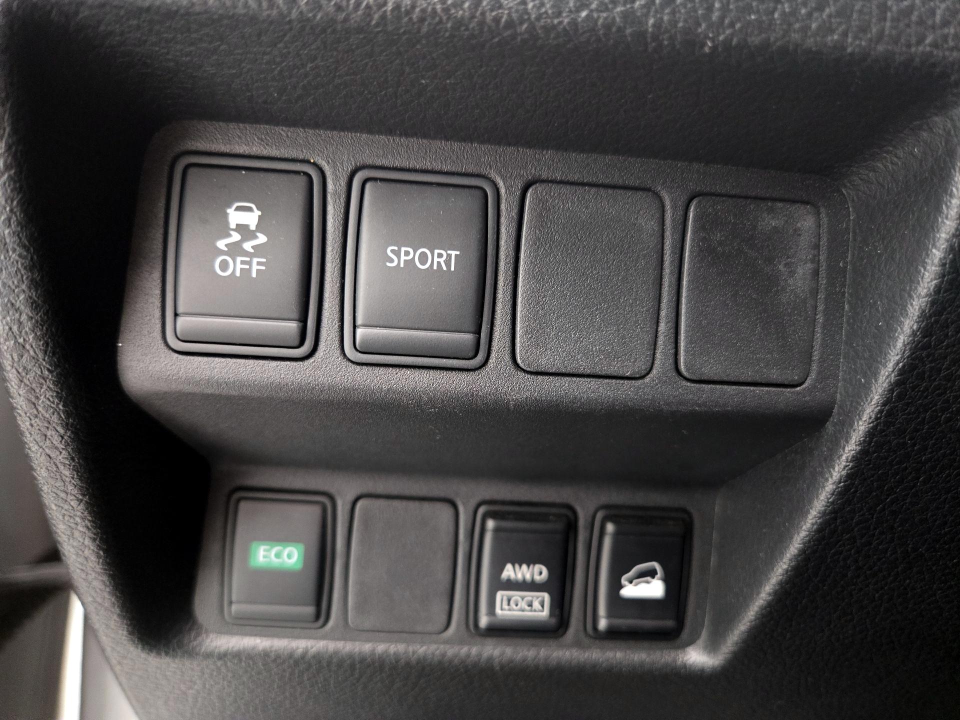 Thumbnail: 2015 Nissan Rogue - 13