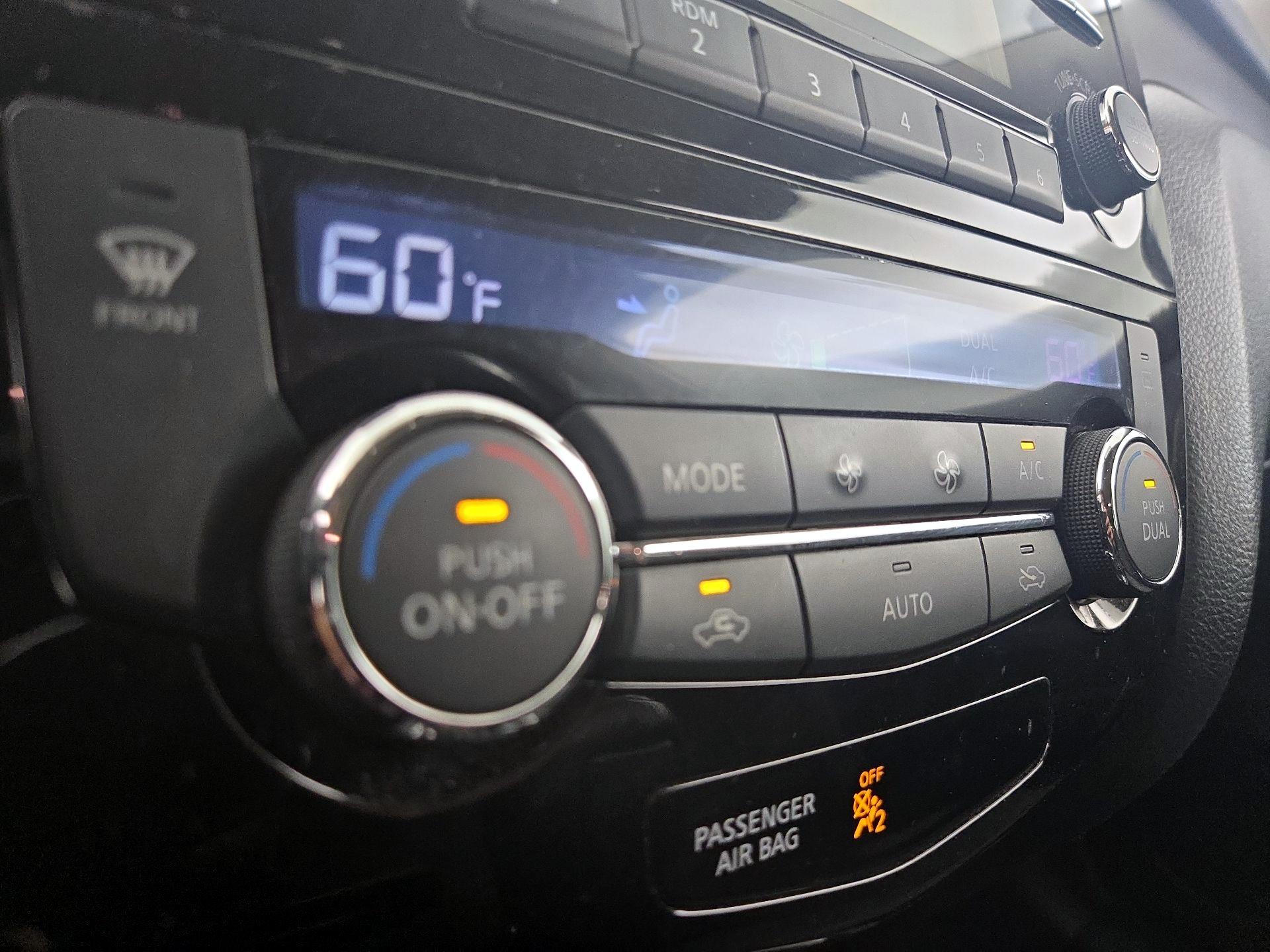 Thumbnail: 2015 Nissan Rogue - 16