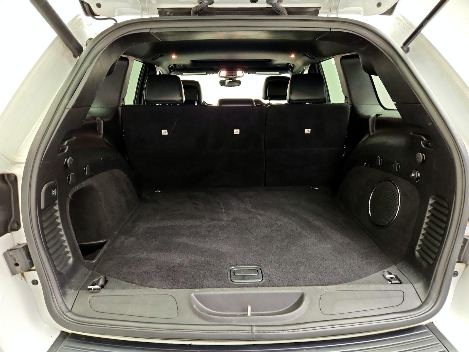 2019 Jeep Grand Cherokee Altitude - Photo 23