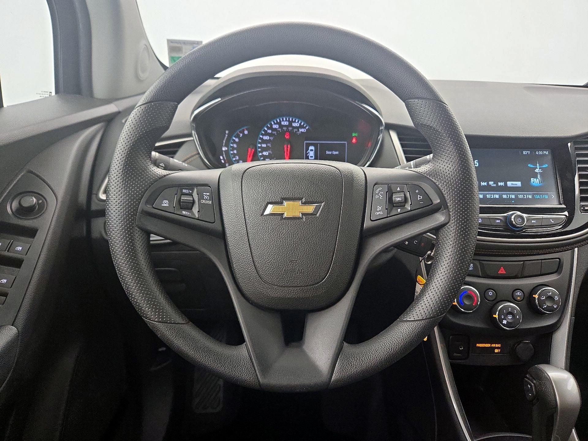 Thumbnail: 2017 Chevrolet Trax - 10