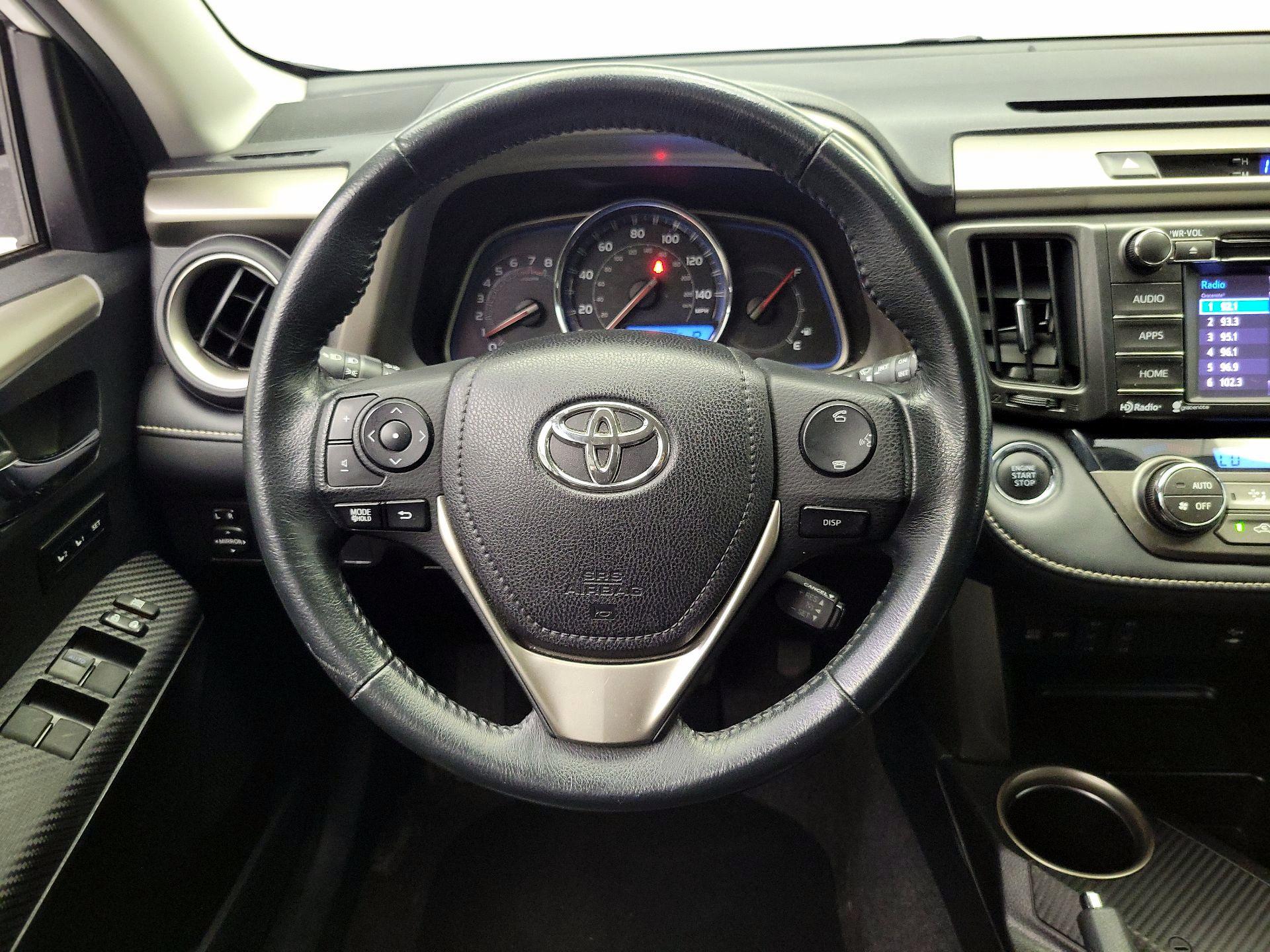 Thumbnail: 2015 Toyota RAV4 - 10