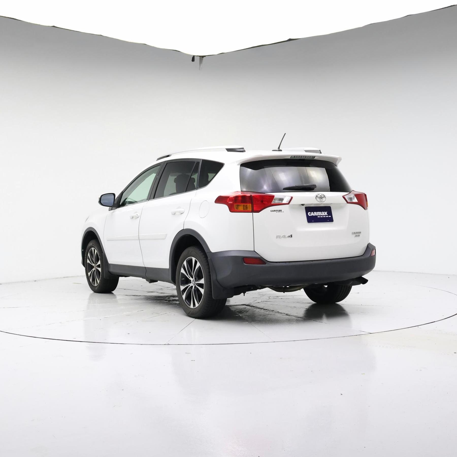 Thumbnail: 2015 Toyota RAV4 - 2