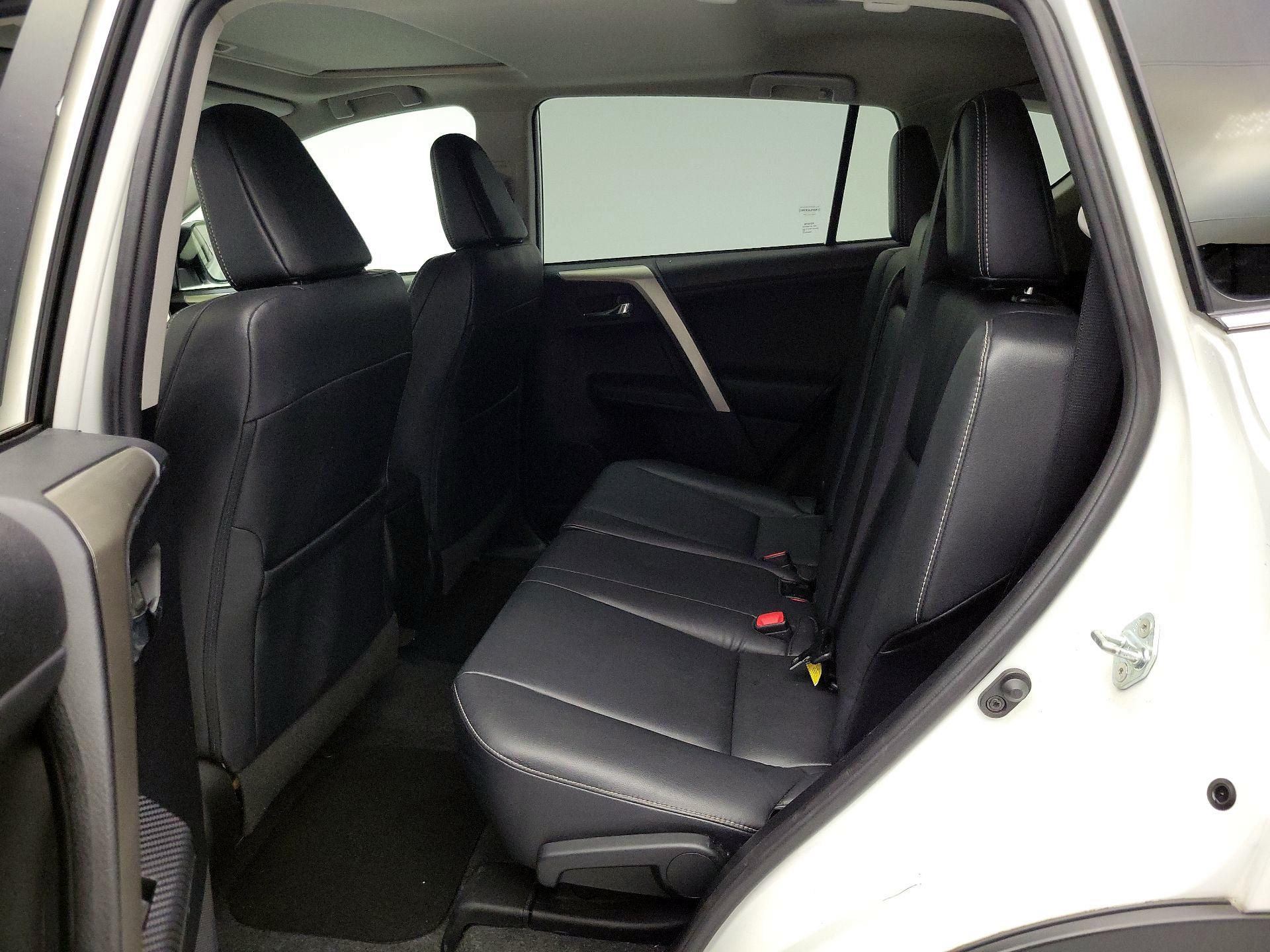 Thumbnail: 2015 Toyota RAV4 - 20