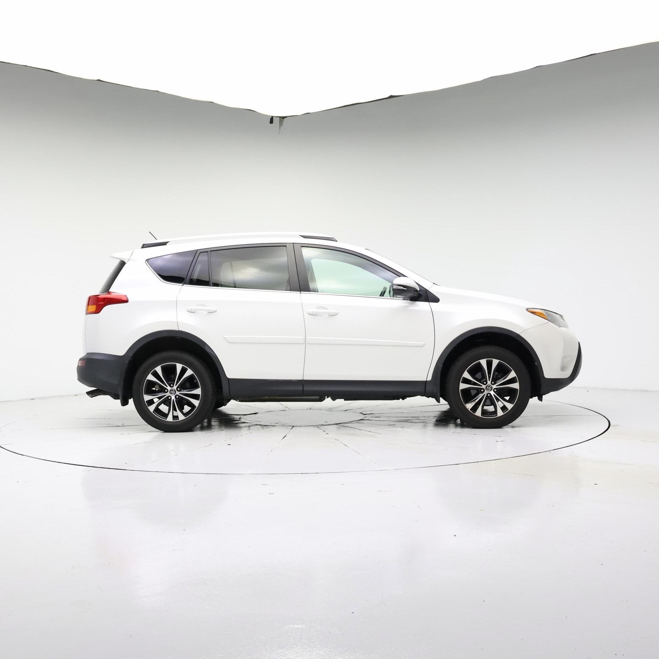 Thumbnail: 2015 Toyota RAV4 - 7