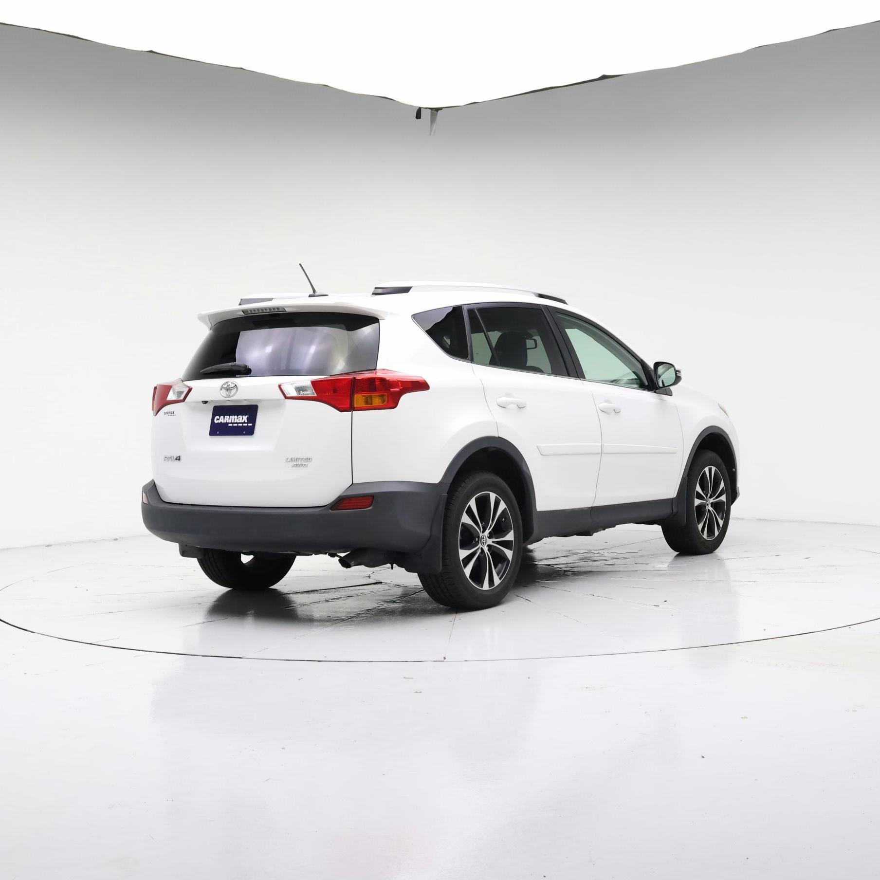 Thumbnail: 2015 Toyota RAV4 - 8