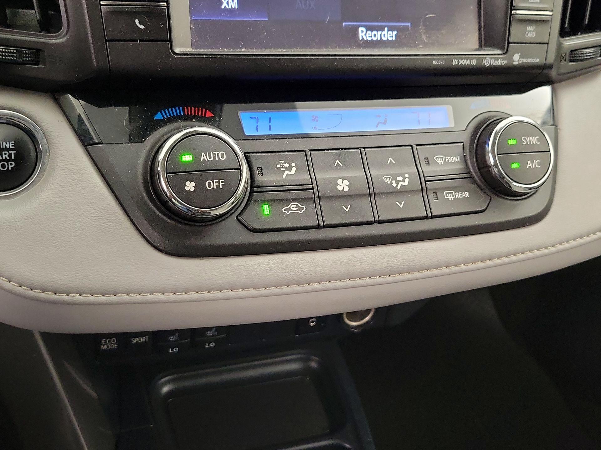 Thumbnail: 2018 Toyota RAV4 - 17