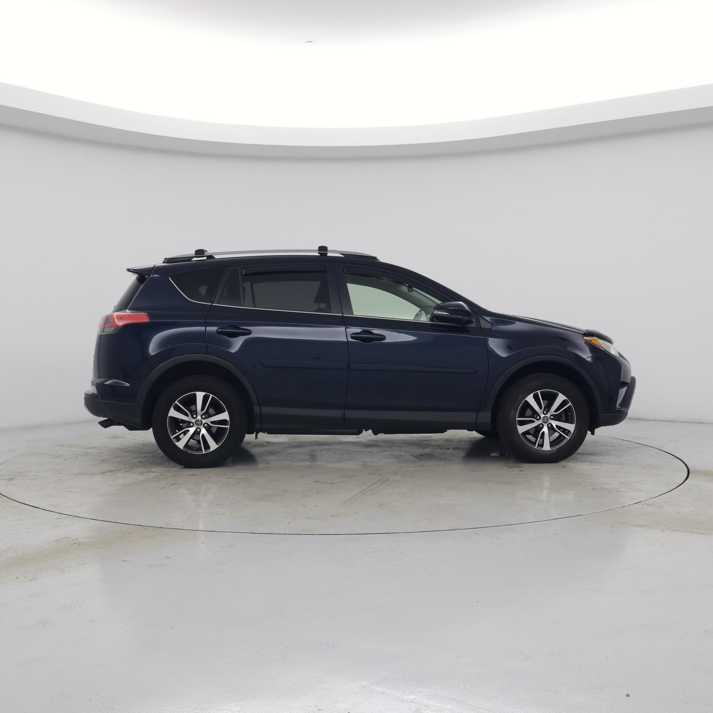 Thumbnail: 2018 Toyota RAV4 - 7