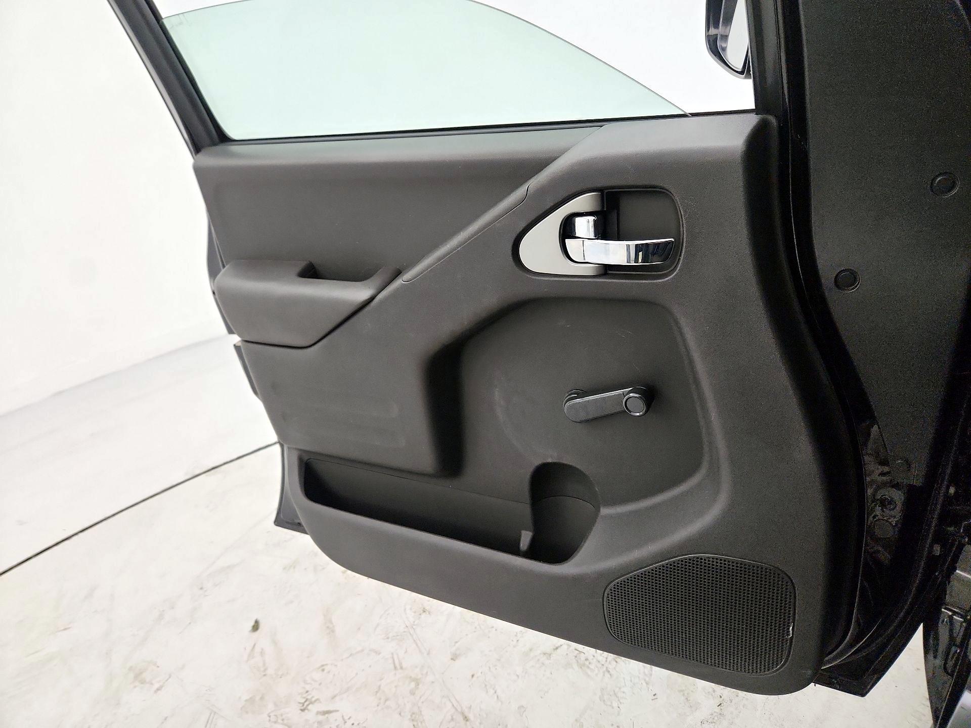 Thumbnail: 2015 Nissan Frontier - 12