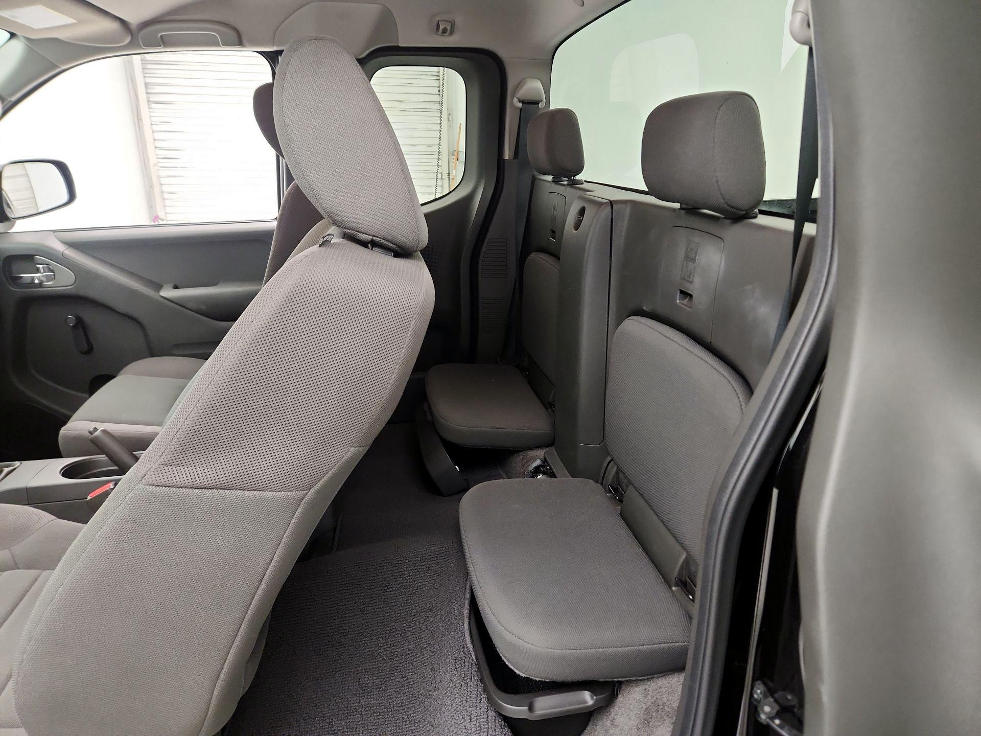 Thumbnail: 2015 Nissan Frontier - 18