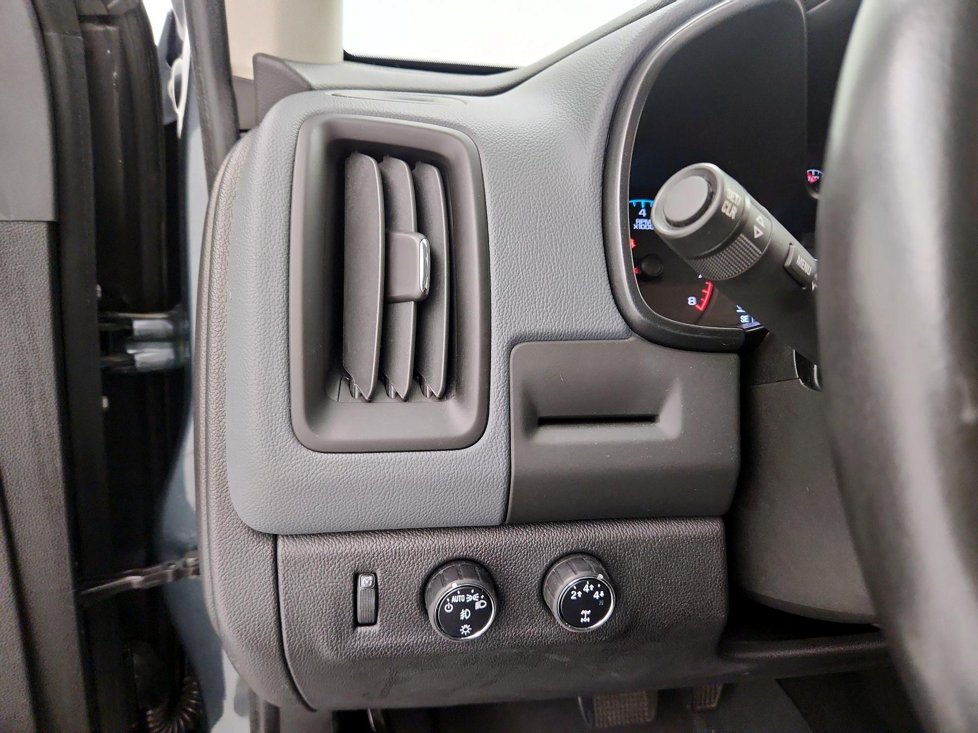 Thumbnail: 2015 Chevrolet Colorado - 13