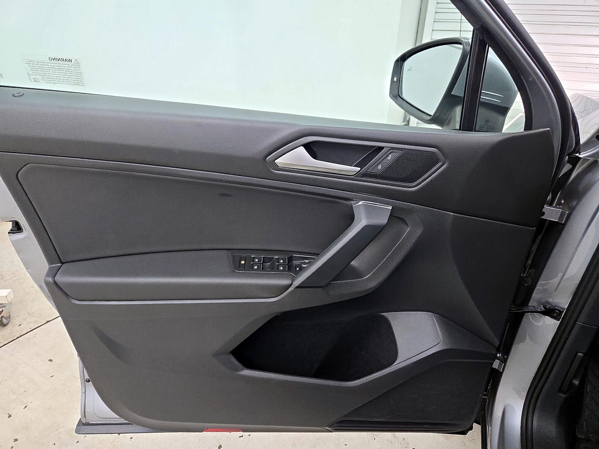 Thumbnail: 2019 Volkswagen Tiguan - 12