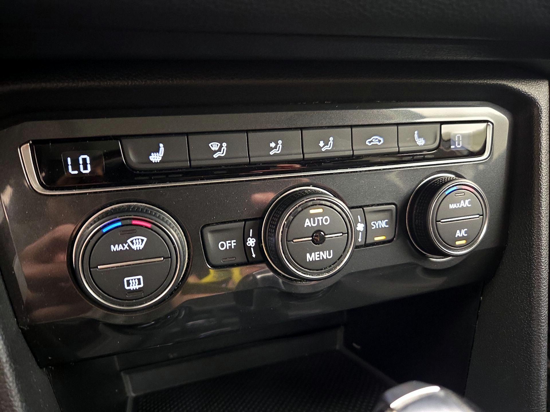 Thumbnail: 2019 Volkswagen Tiguan - 15