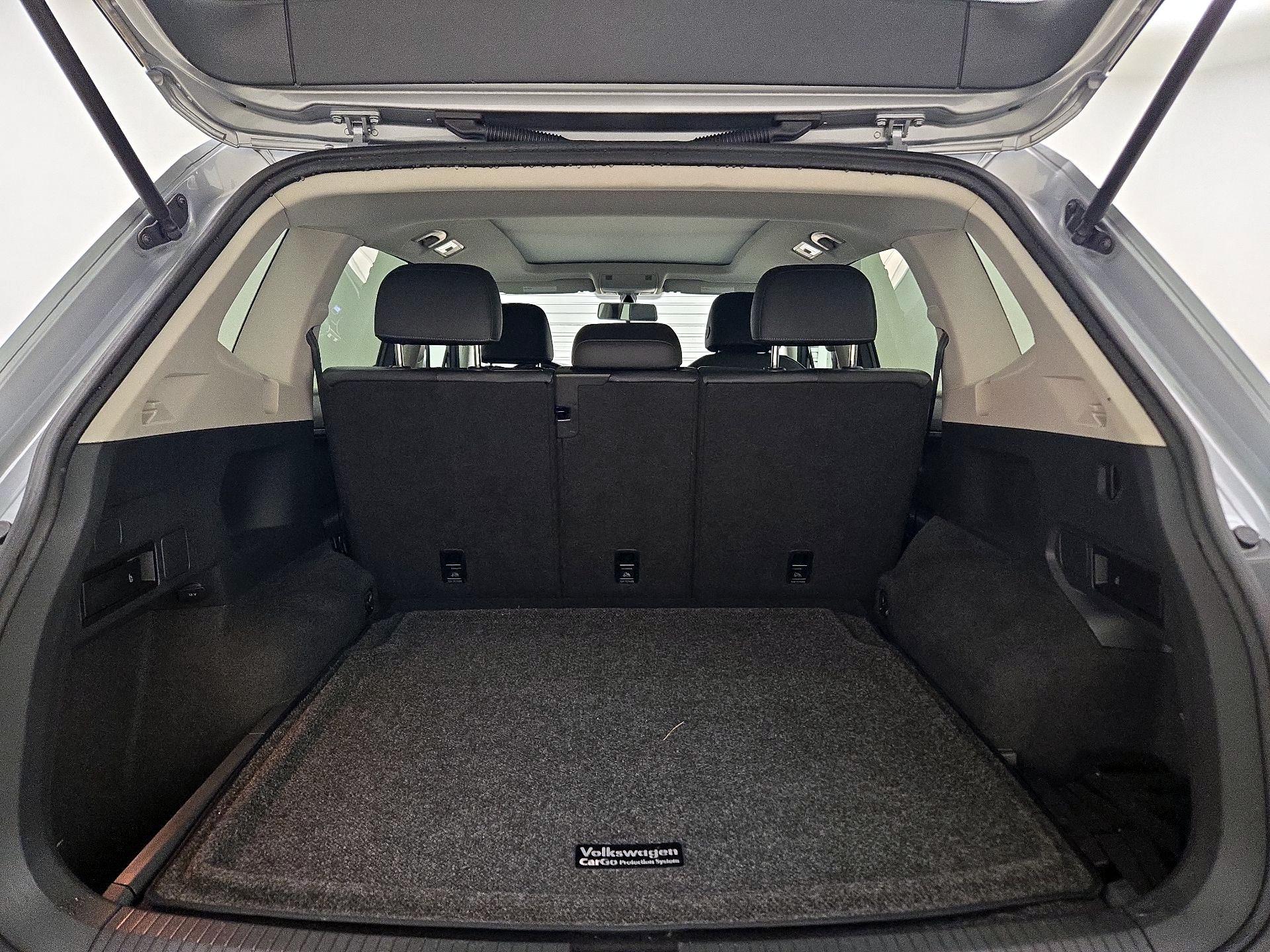 Thumbnail: 2019 Volkswagen Tiguan - 17