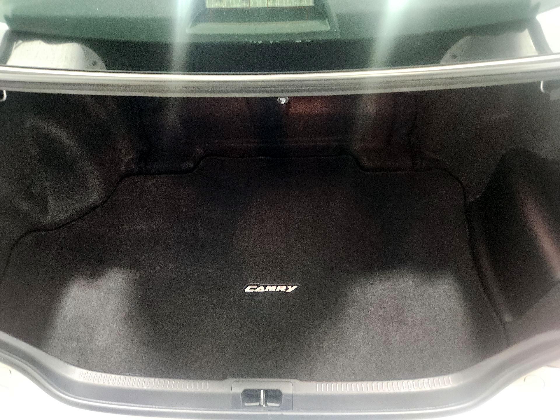 Thumbnail: 2014 Toyota Camry - 18