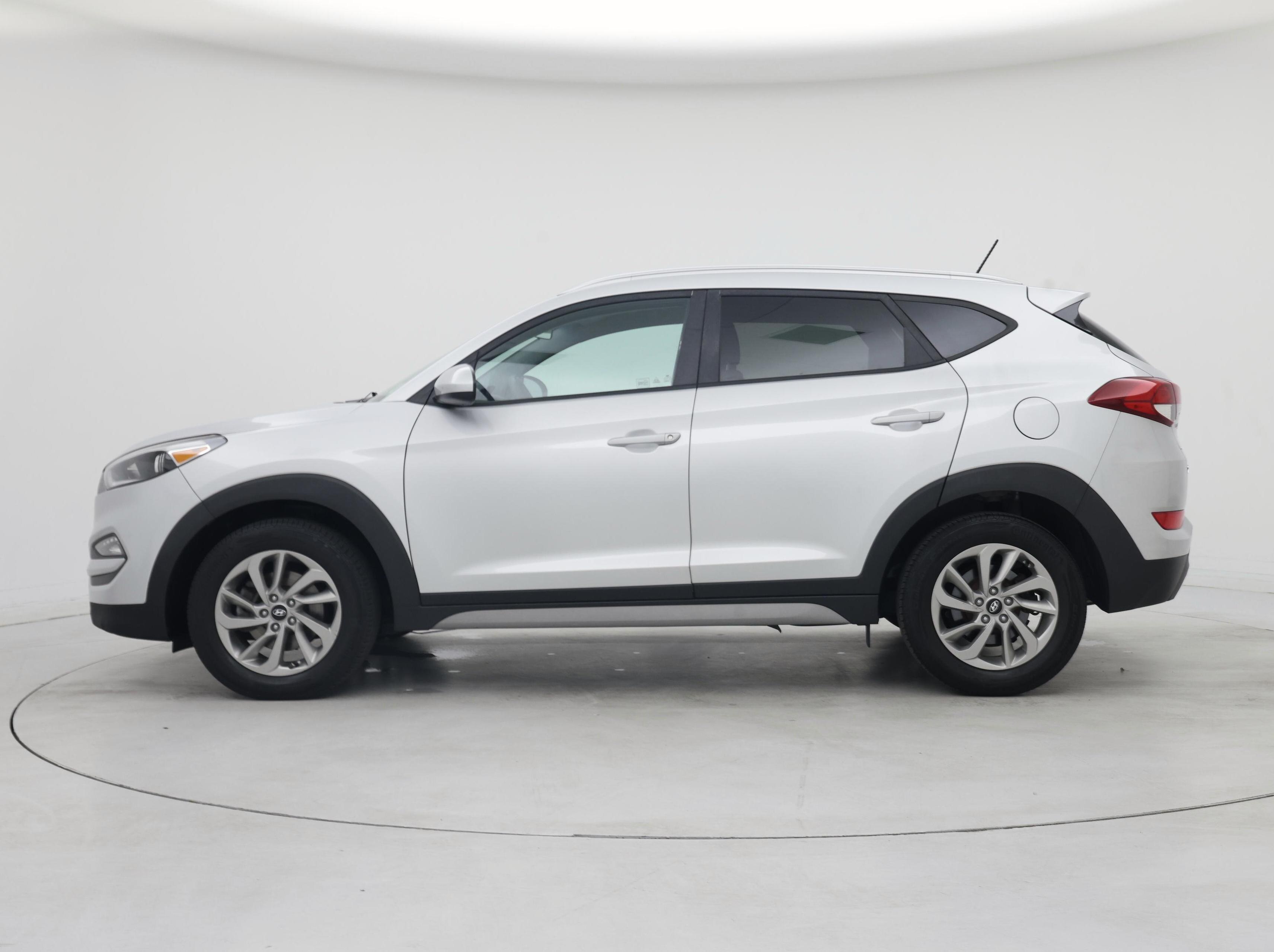 Thumbnail: 2017 Hyundai Tucson - 3