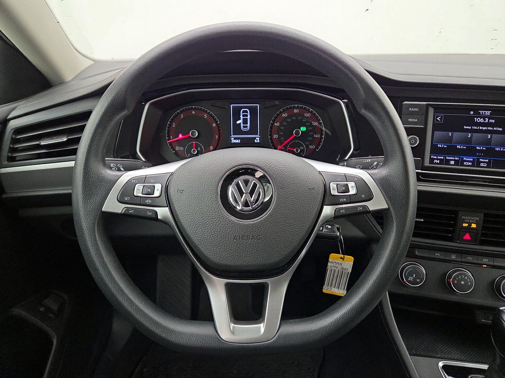 Thumbnail: 2021 Volkswagen Jetta - 10